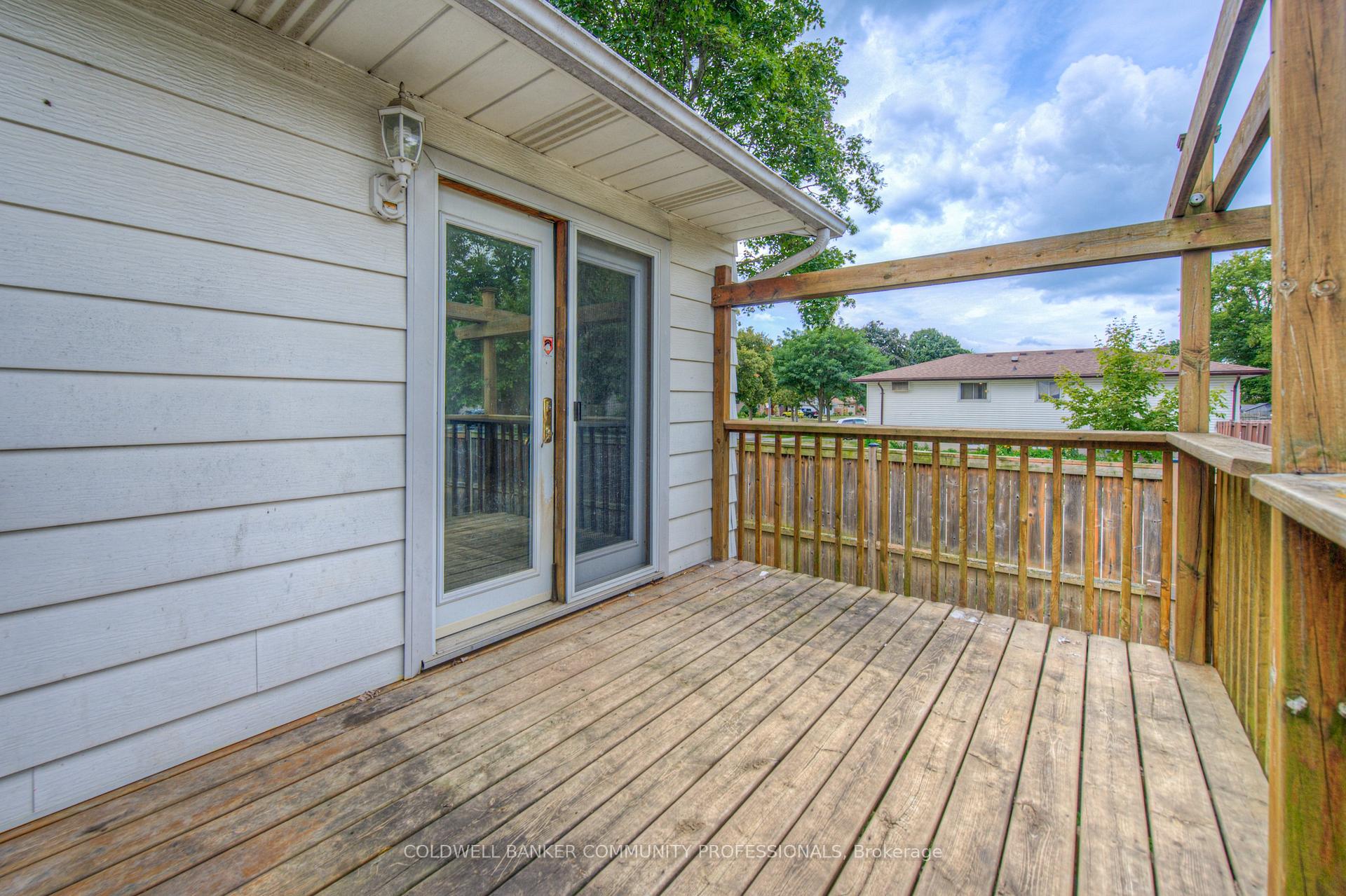Photo 21 of 16 Brisbane Boulevard, Brant, Brantford Twp — HOMEH