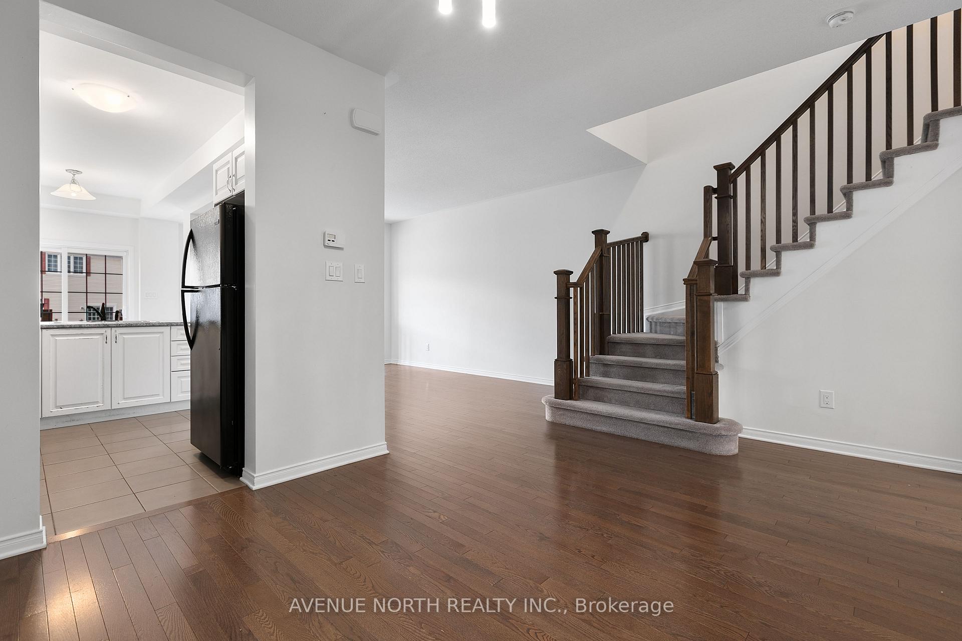 Photo 5 of 480 Dundonald Drive, Ottawa, Barrhaven - Stonebridge — HOMEH