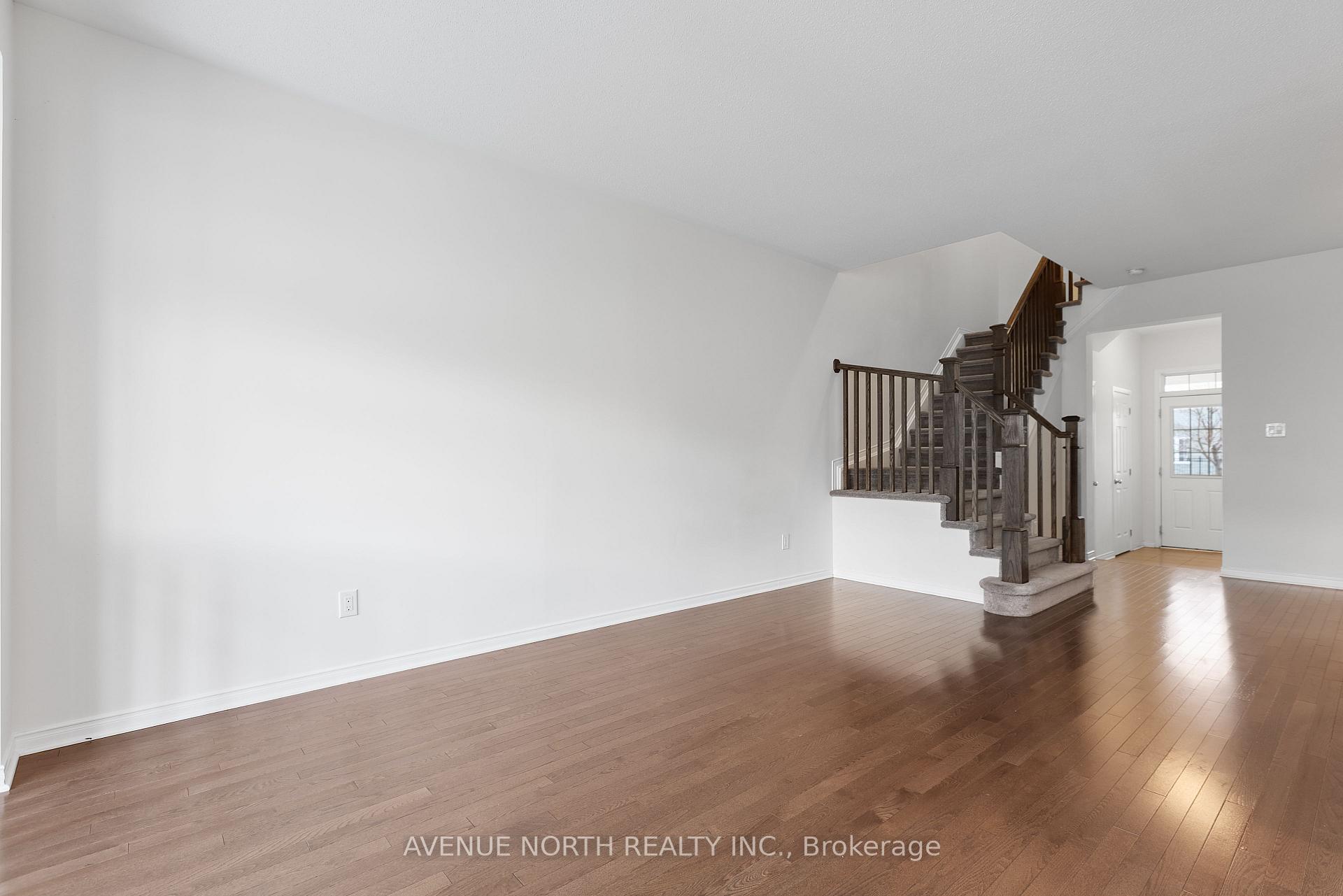 Photo 7 of 480 Dundonald Drive, Ottawa, Barrhaven - Stonebridge — HOMEH