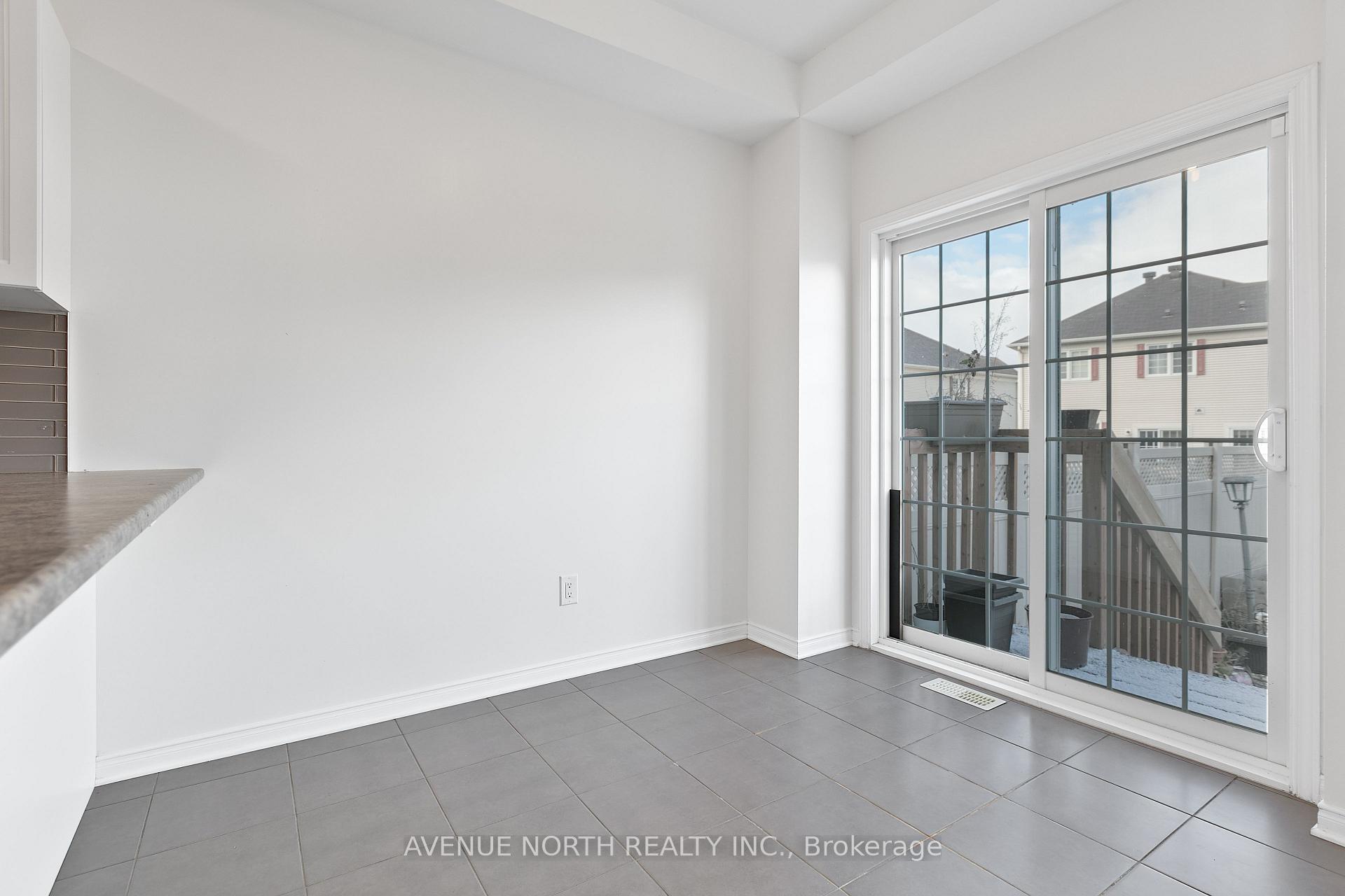 Photo 11 of 480 Dundonald Drive, Ottawa, Barrhaven - Stonebridge — HOMEH