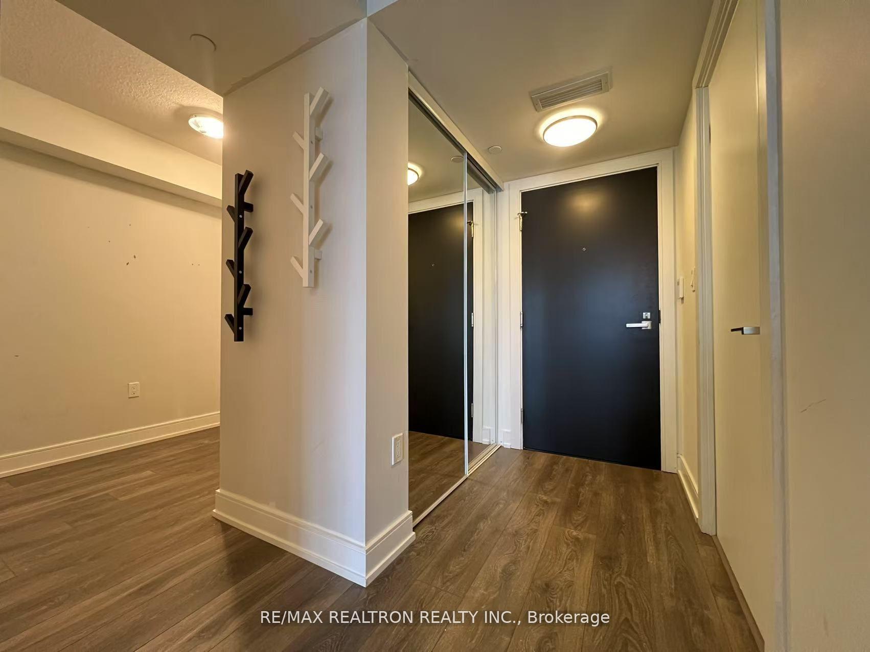 Photo 4 of Unit 1609, 89 Mcgill Street, Toronto, Church-Yonge Corridor — HOMEH