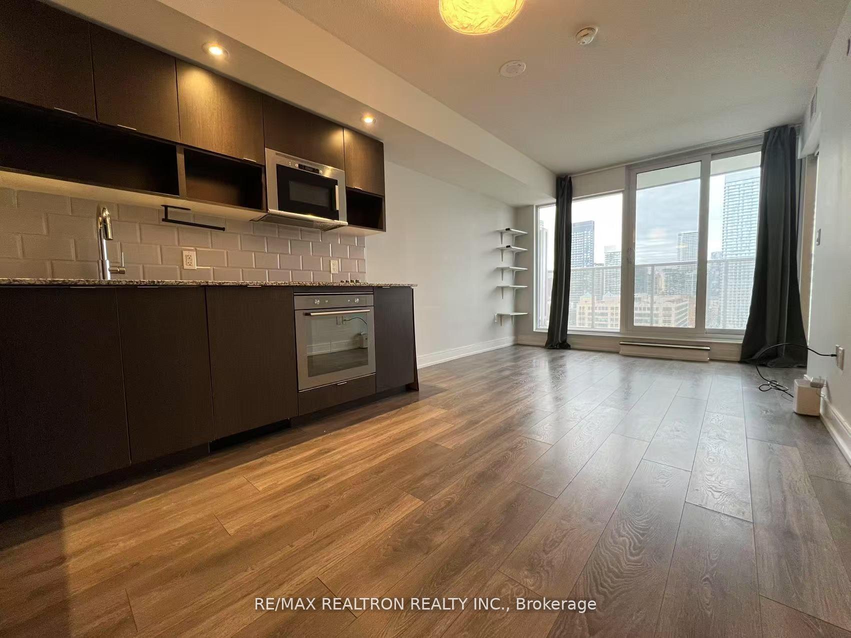 Photo 5 of Unit 1609, 89 Mcgill Street, Toronto, Church-Yonge Corridor — HOMEH