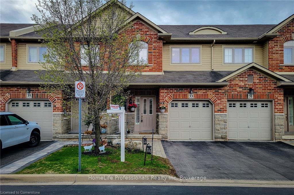 Front of 33 Marina Point Crescent