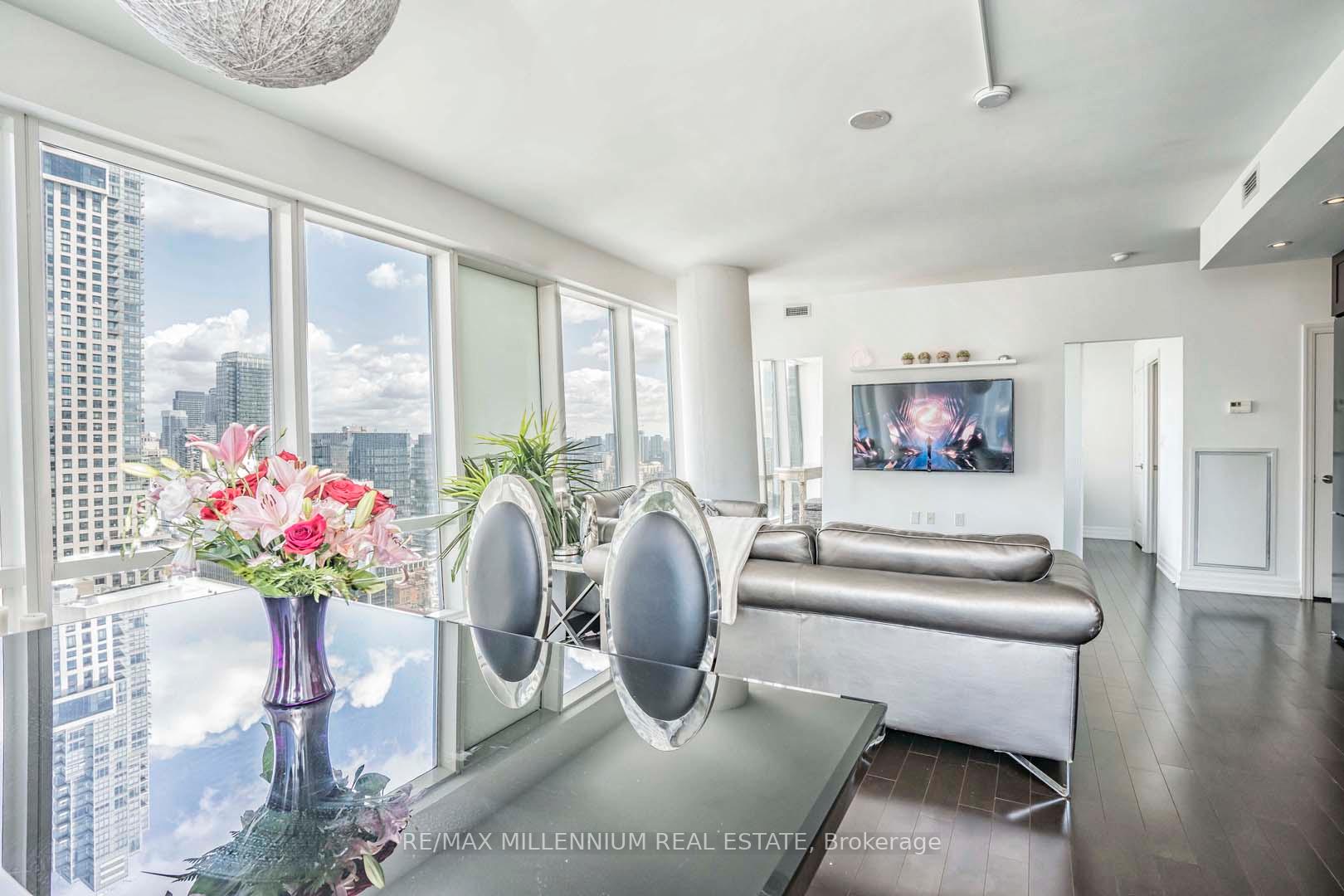 Photo 17 of Unit 2705, 8 The Esplanade, Toronto, Waterfront Communities — HOMEH