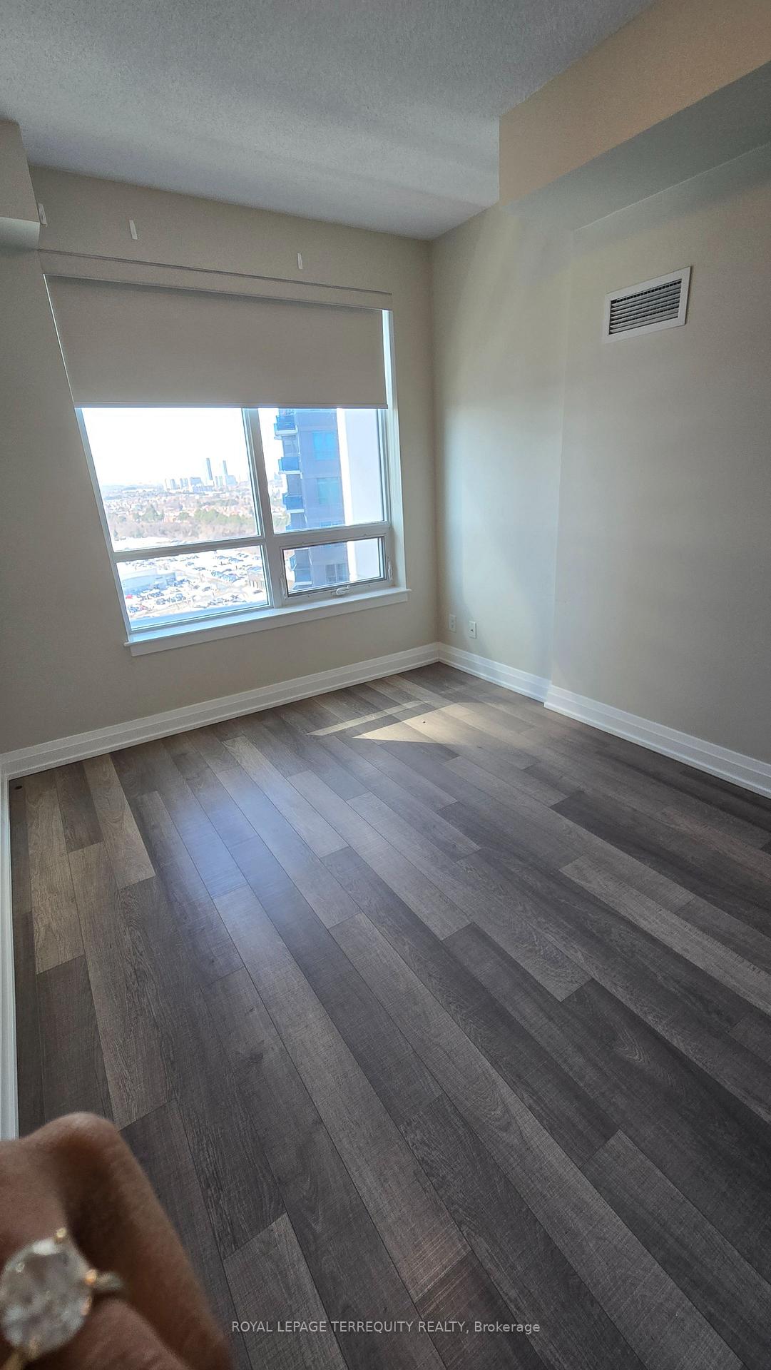 Photo 8 of Unit 1710, 7165 Yonge Street, Markham, Thornhill — HOMEH