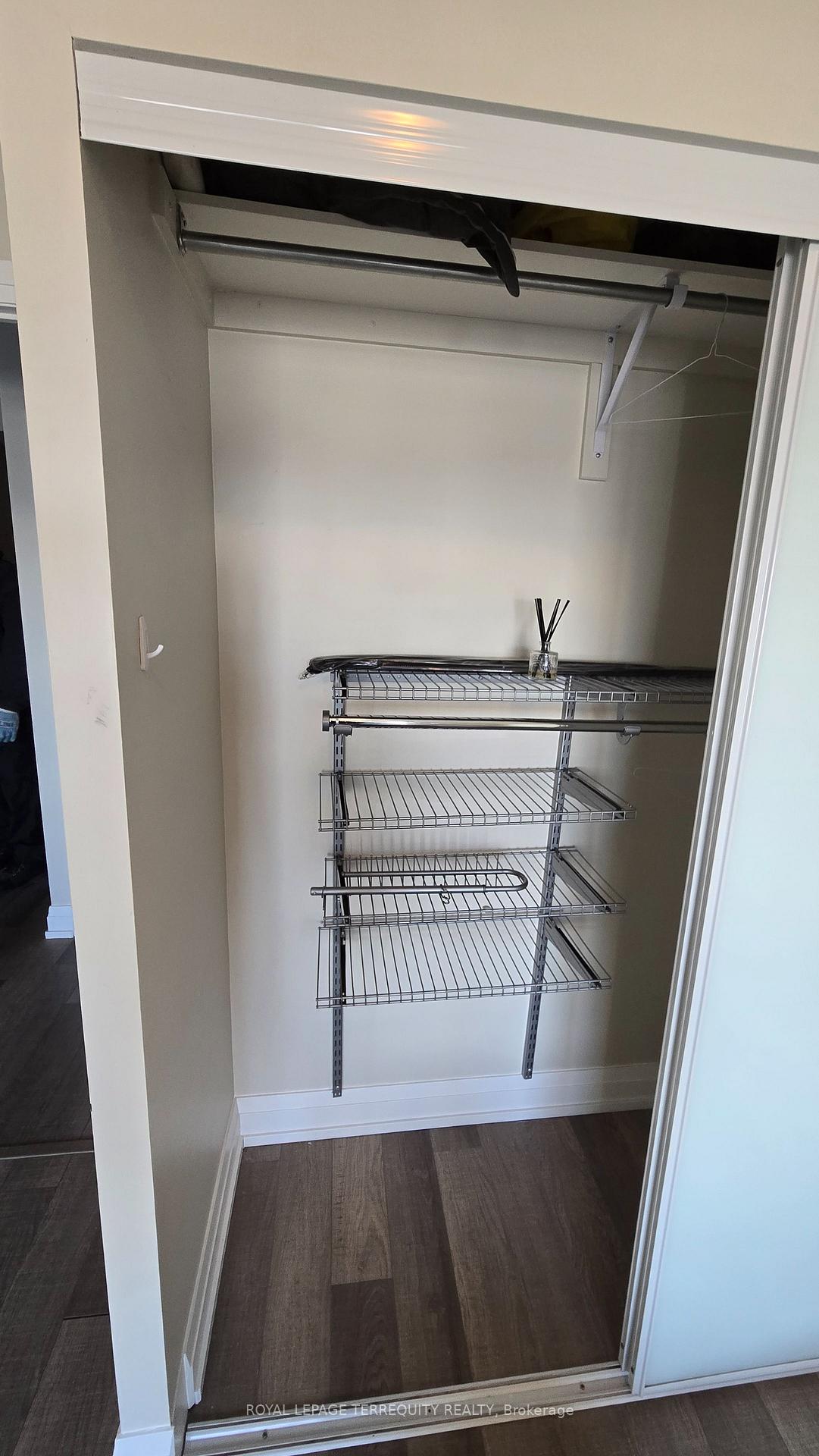 Photo 9 of Unit 1710, 7165 Yonge Street, Markham, Thornhill — HOMEH