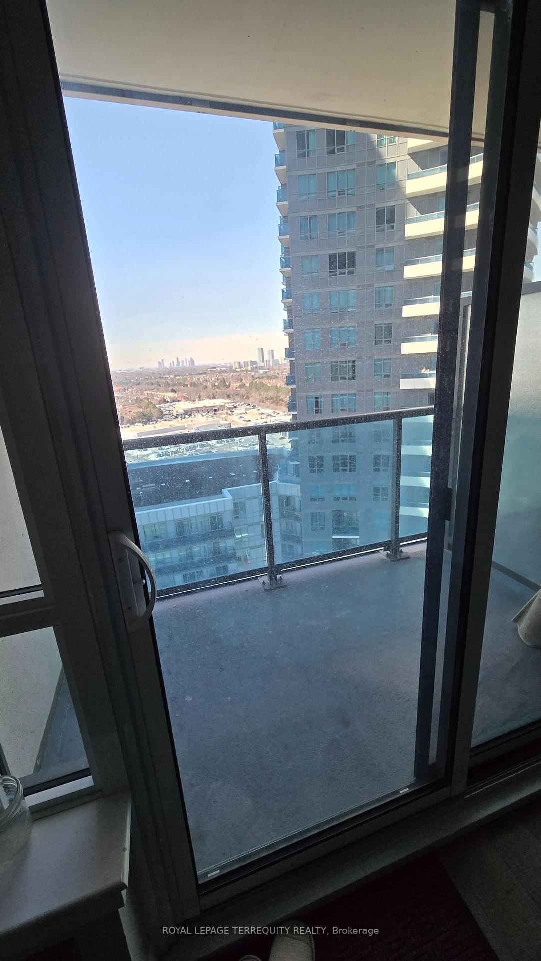 Photo 11 of Unit 1710, 7165 Yonge Street, Markham, Thornhill — HOMEH