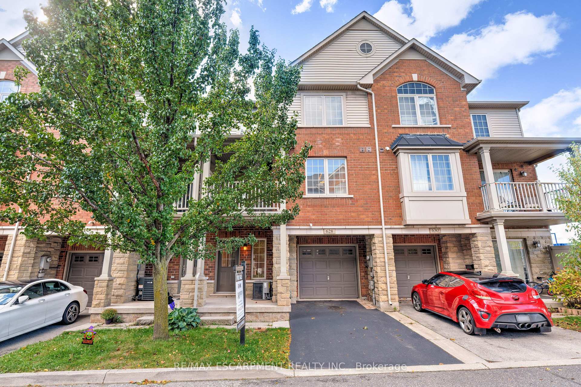 Front of 628 Garibaldi Common