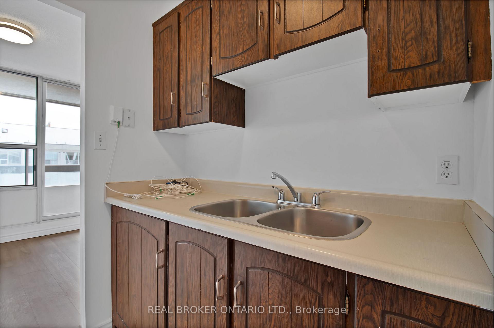 Photo 6 of Unit 701, 55 William Street E, Oshawa, O'Neill — HOMEH