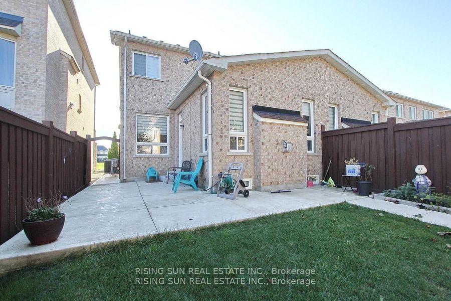 Photo 19 of 7 Shortreed Grove, Brampton, Sandringham-Wellington — HOMEH
