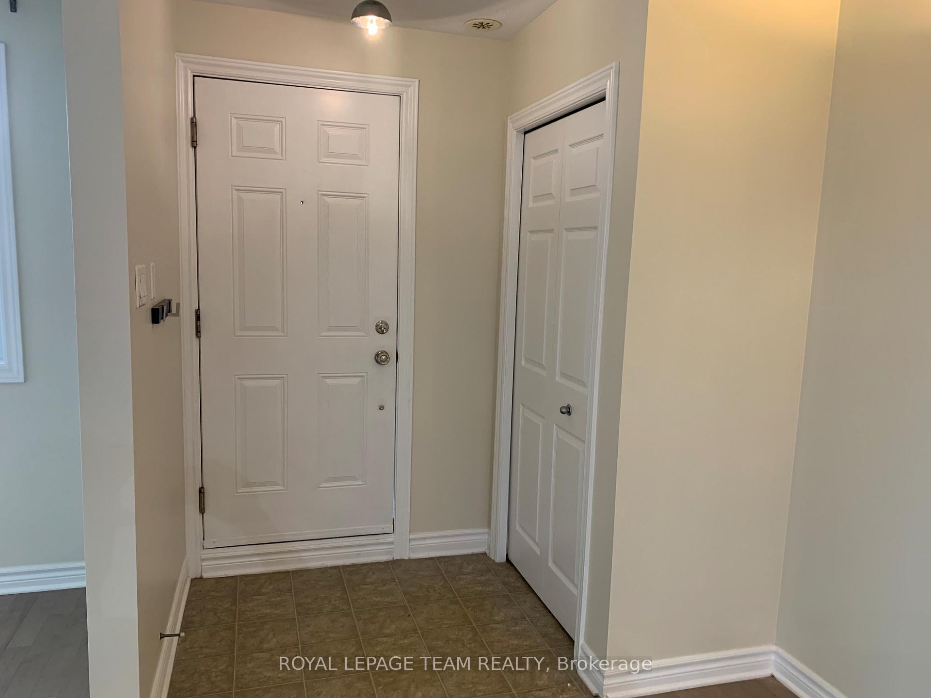 Photo 4 of Unit D, 761D Cedar Creek Drive, Ottawa, Blossom Park/Kemp Park/Findlay Creek — HOMEH