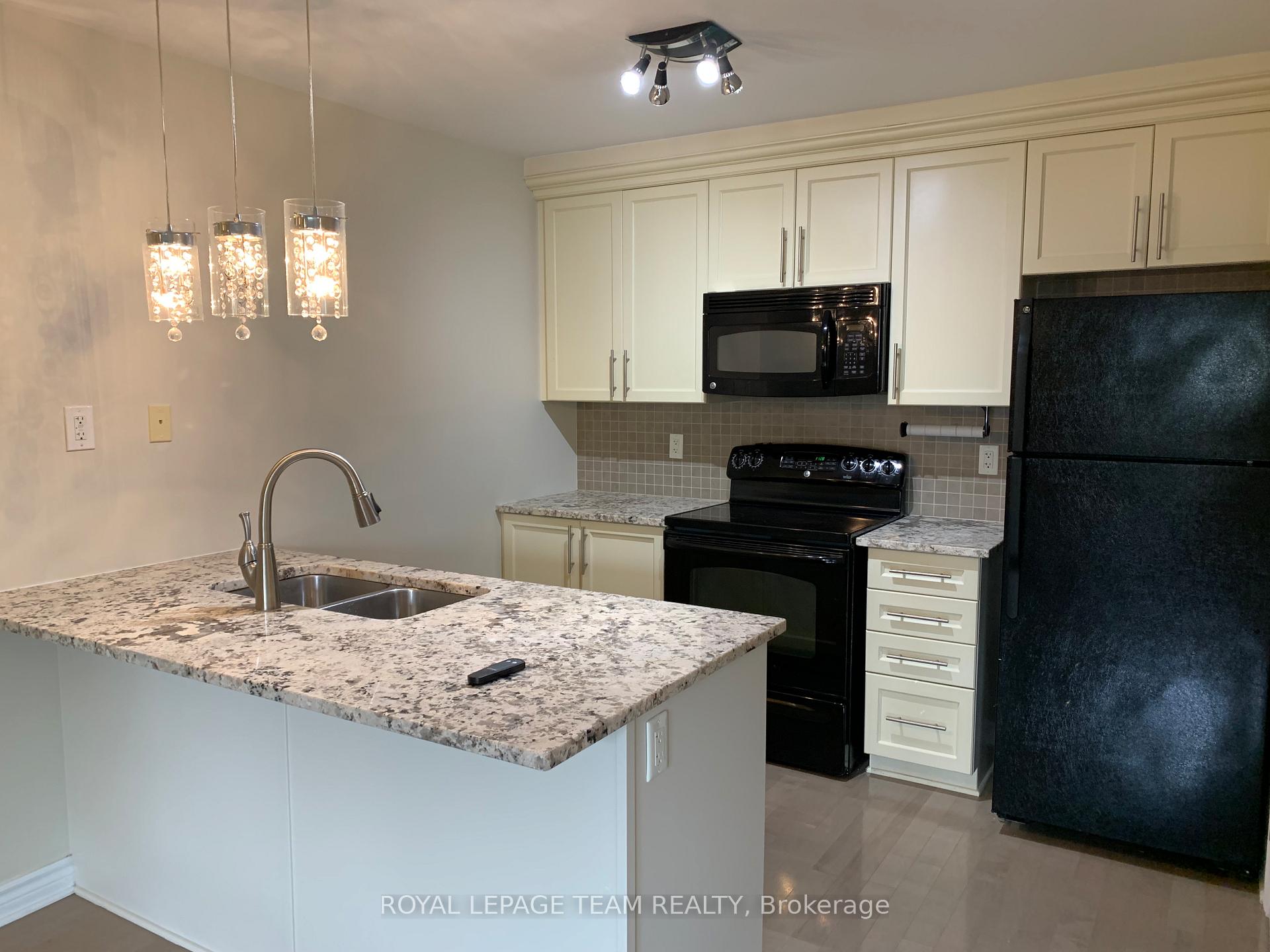 Photo 6 of Unit D, 761D Cedar Creek Drive, Ottawa, Blossom Park/Kemp Park/Findlay Creek — HOMEH