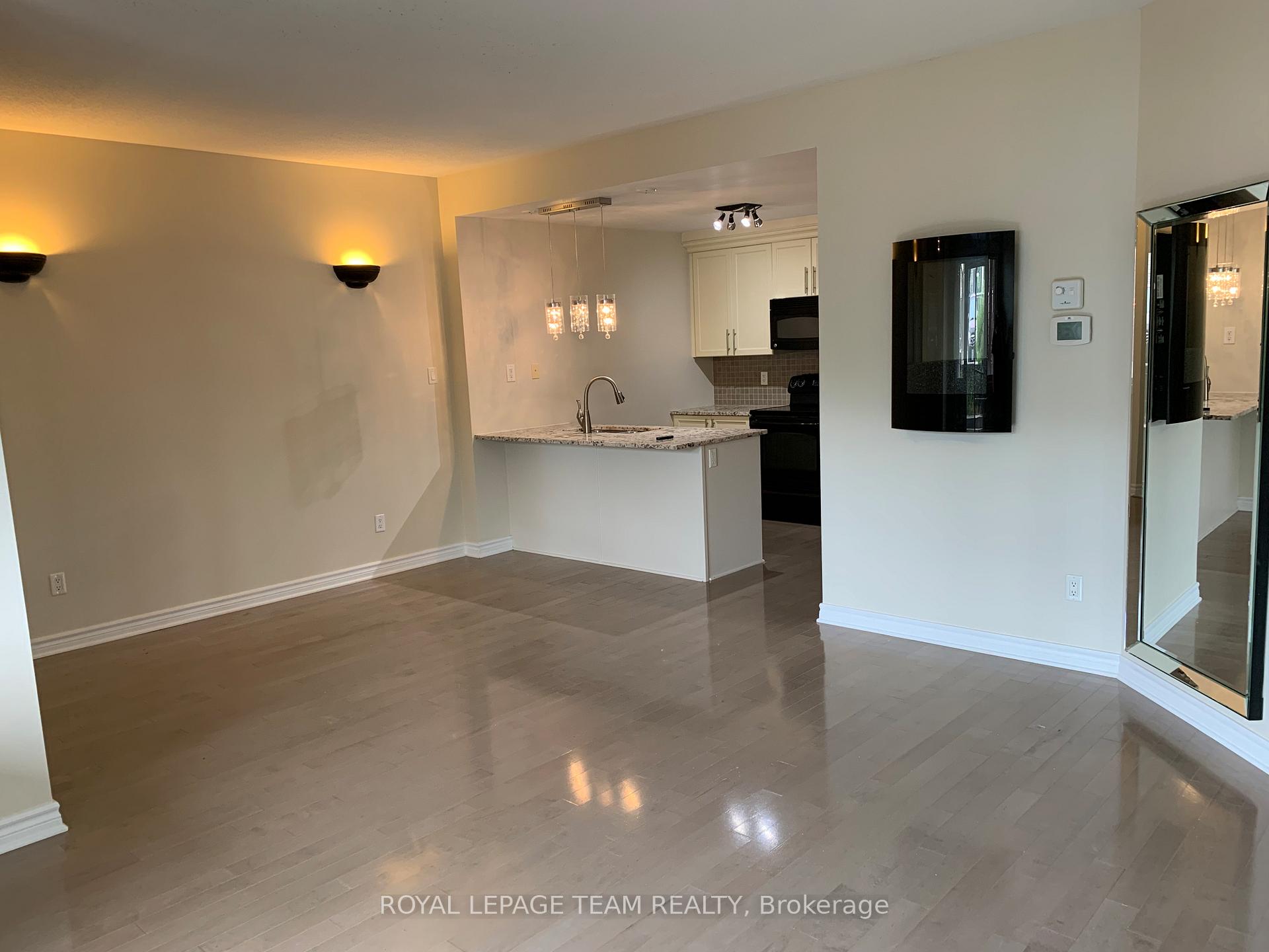 Photo 8 of Unit D, 761D Cedar Creek Drive, Ottawa, Blossom Park/Kemp Park/Findlay Creek — HOMEH