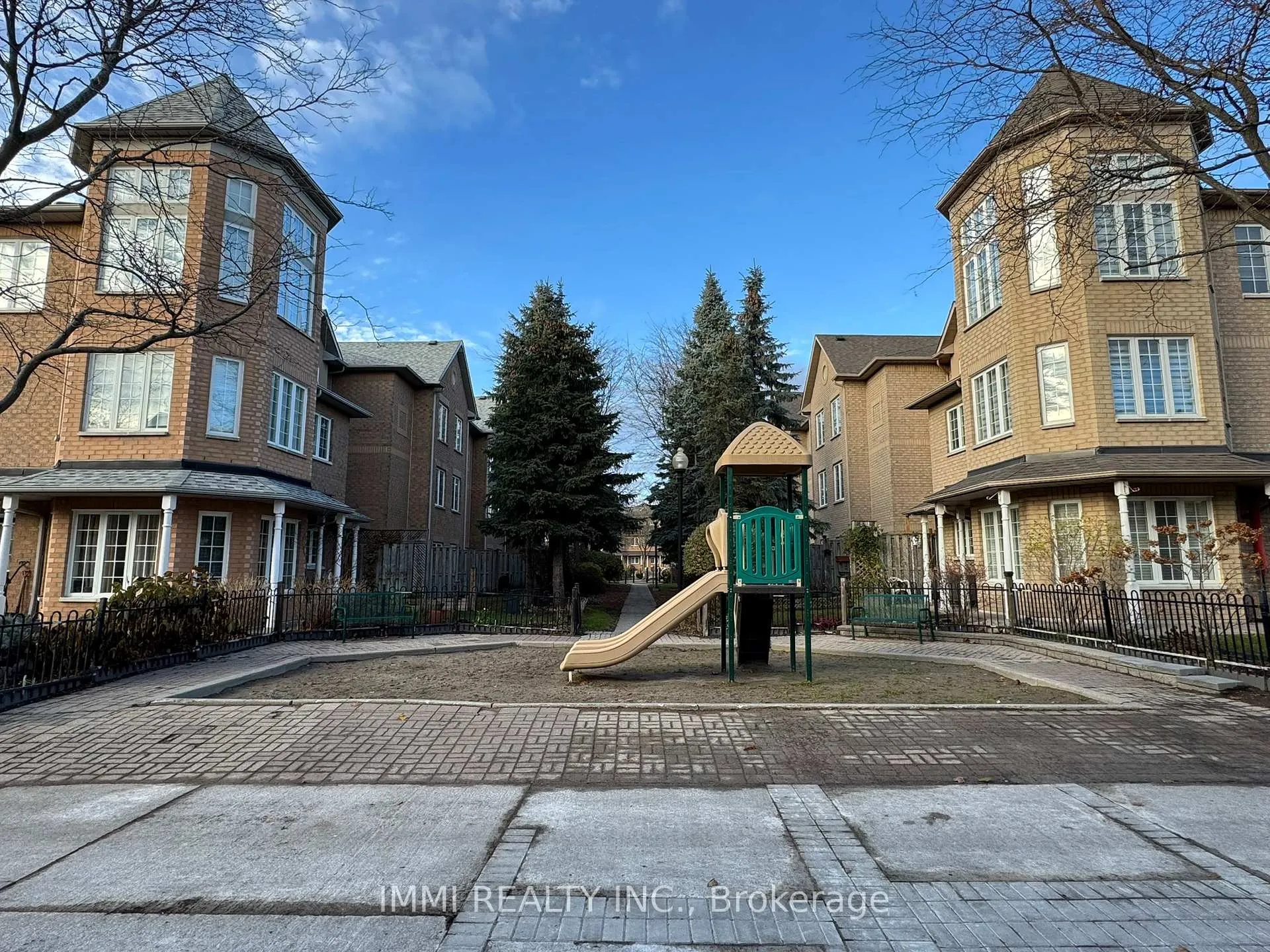 Photo 10 of Unit #10, 12 Cox Boulevard, Markham, Unionville — HOMEH