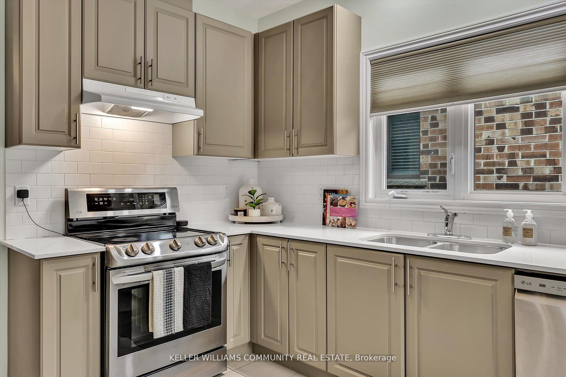 Photo 12 of 82 Terry Clayton Avenue, Brock, Beaverton — HOMEH