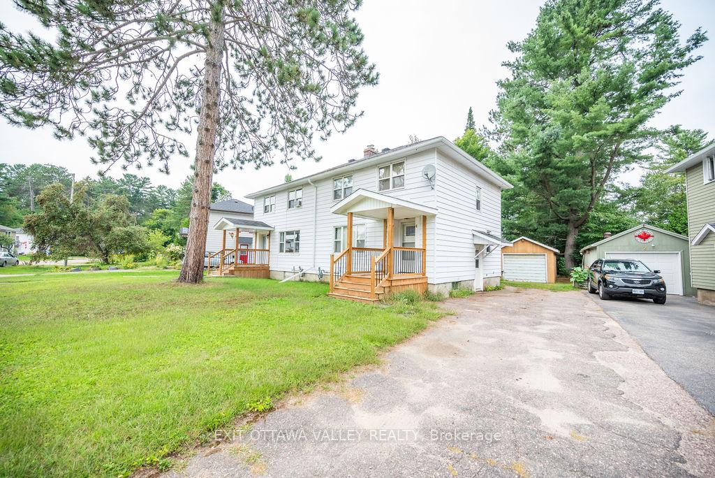 Photo 2 of 4 Faraday Crescent, Deep River — HOMEH