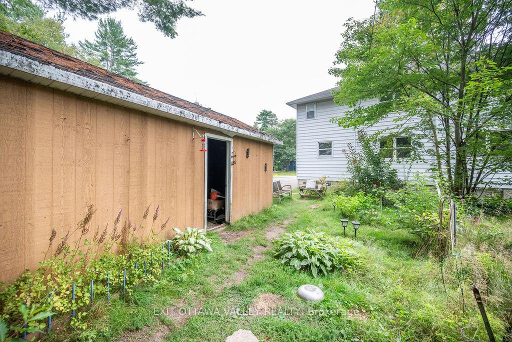 Photo 6 of 4 Faraday Crescent, Deep River — HOMEH