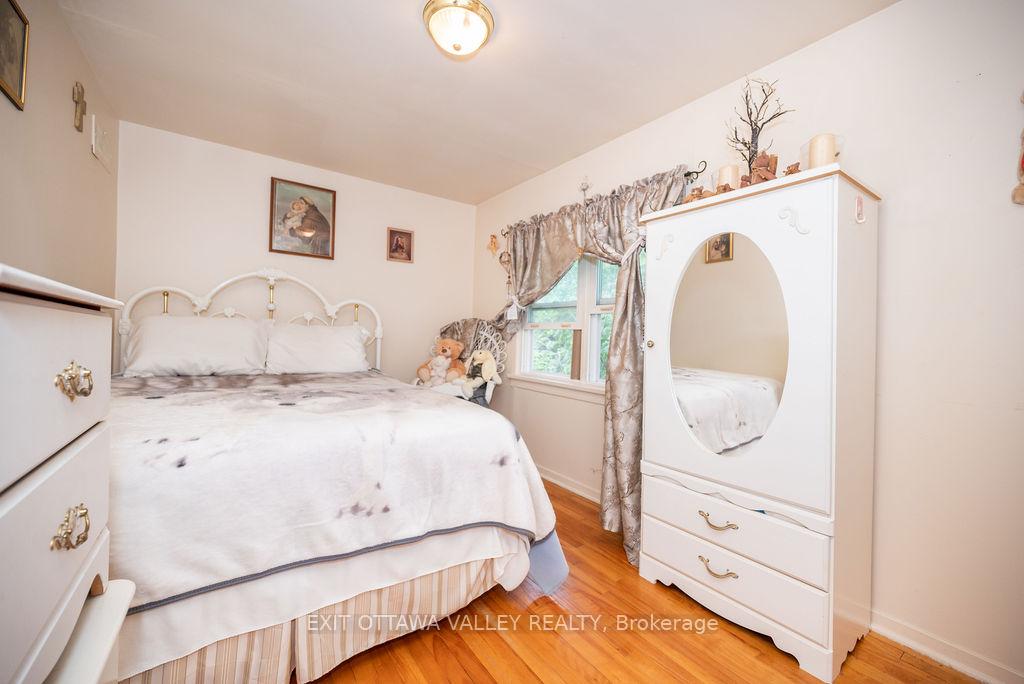 Photo 19 of 4 Faraday Crescent, Deep River — HOMEH