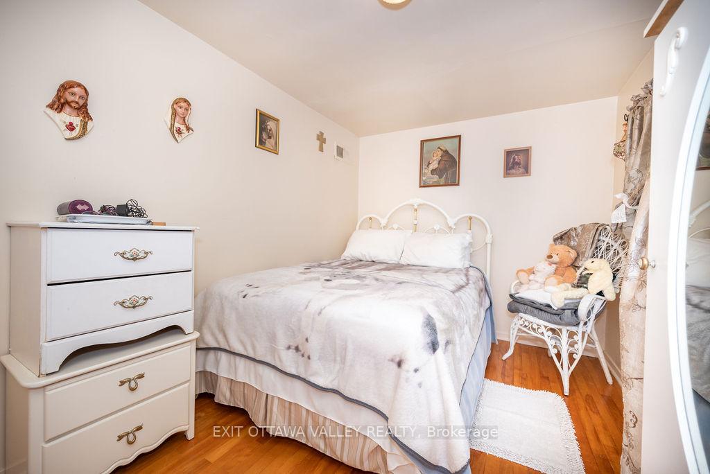 Photo 20 of 4 Faraday Crescent, Deep River — HOMEH