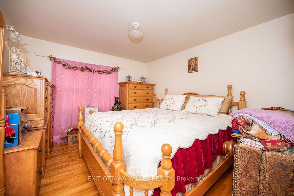 Photo 23 of 4 Faraday Crescent, Deep River — HOMEH
