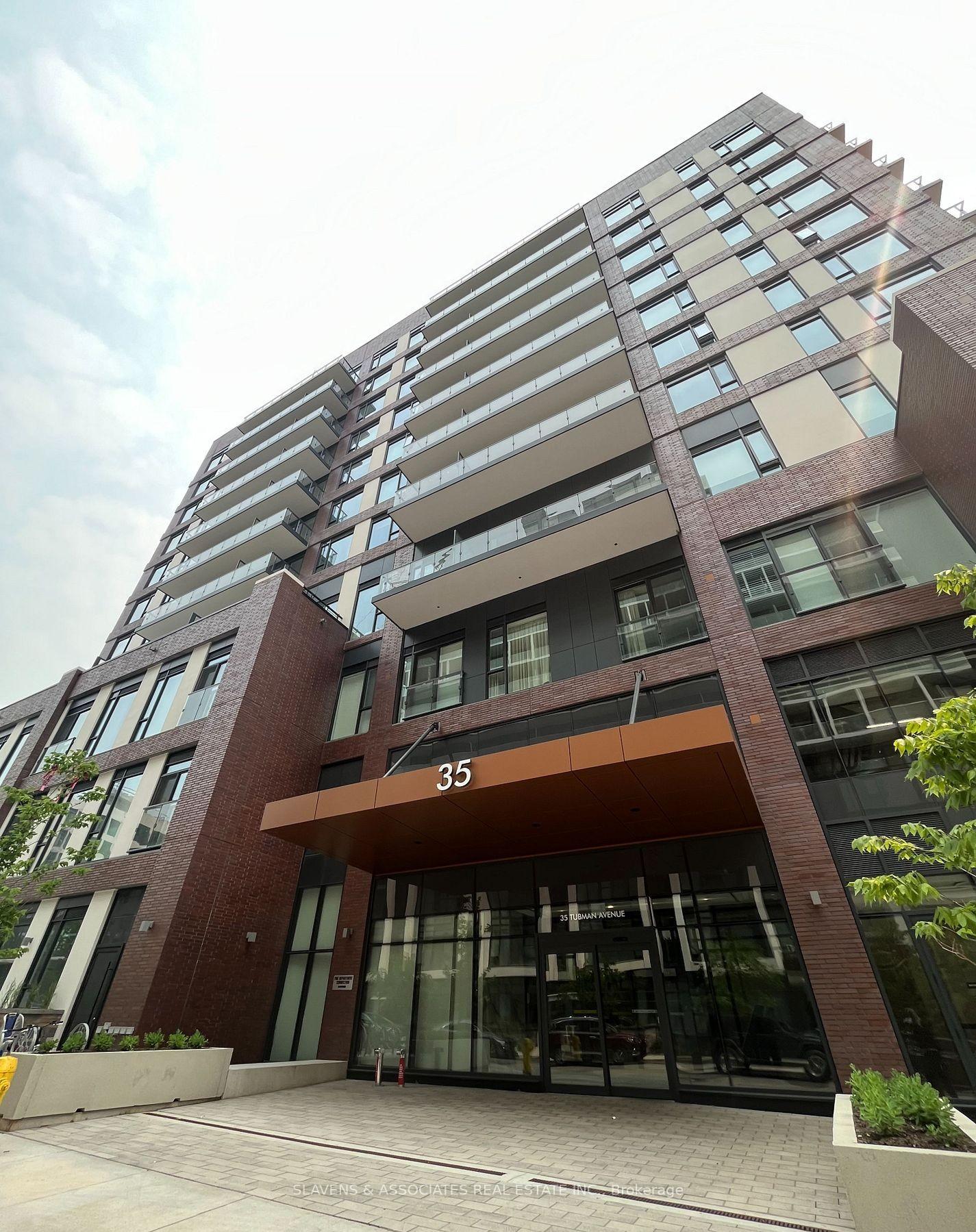 Front of Unit 923, 35 Tubman Avenue