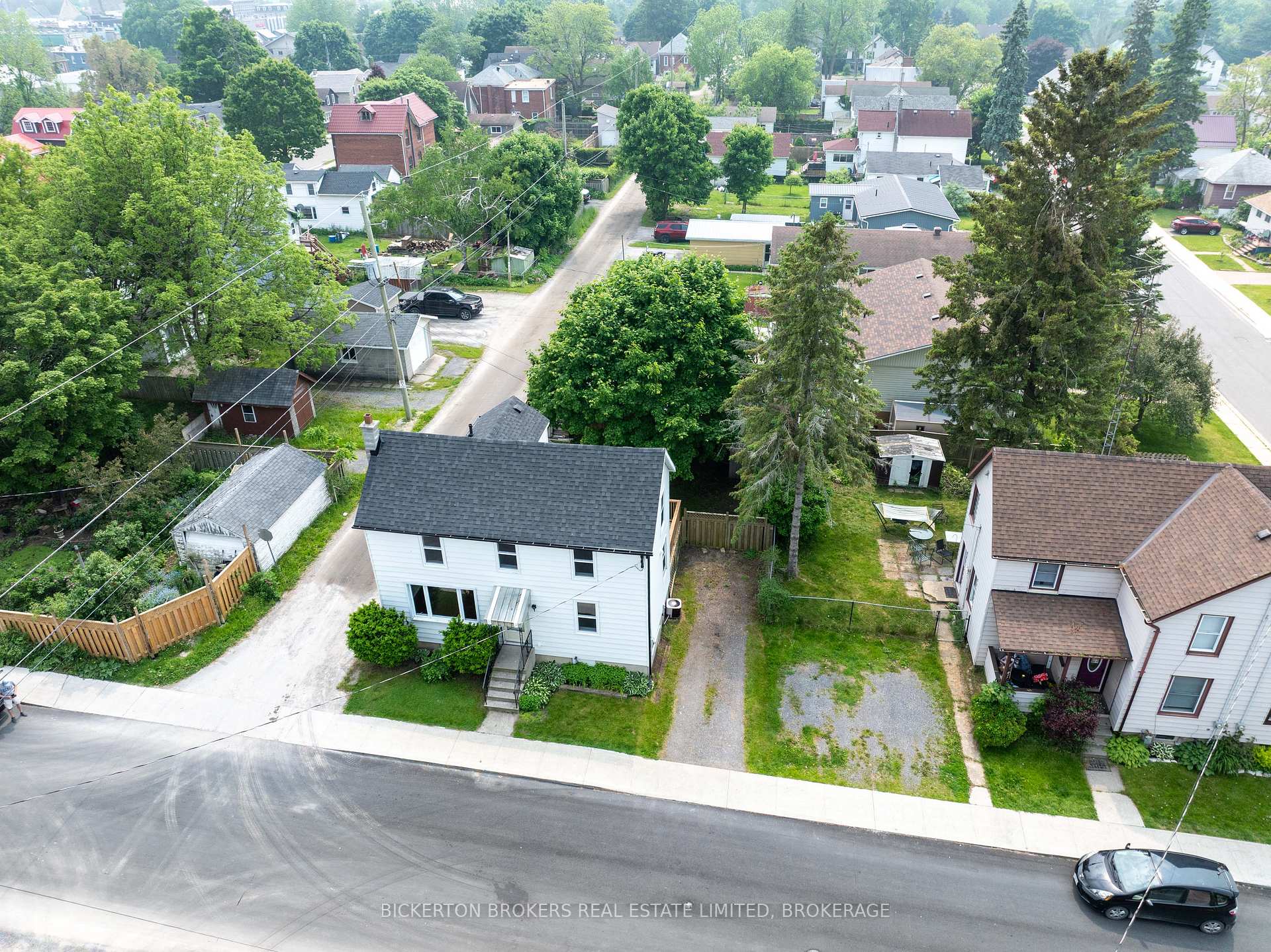 Photo 5 of 250 William Street N, Gananoque — HOMEH