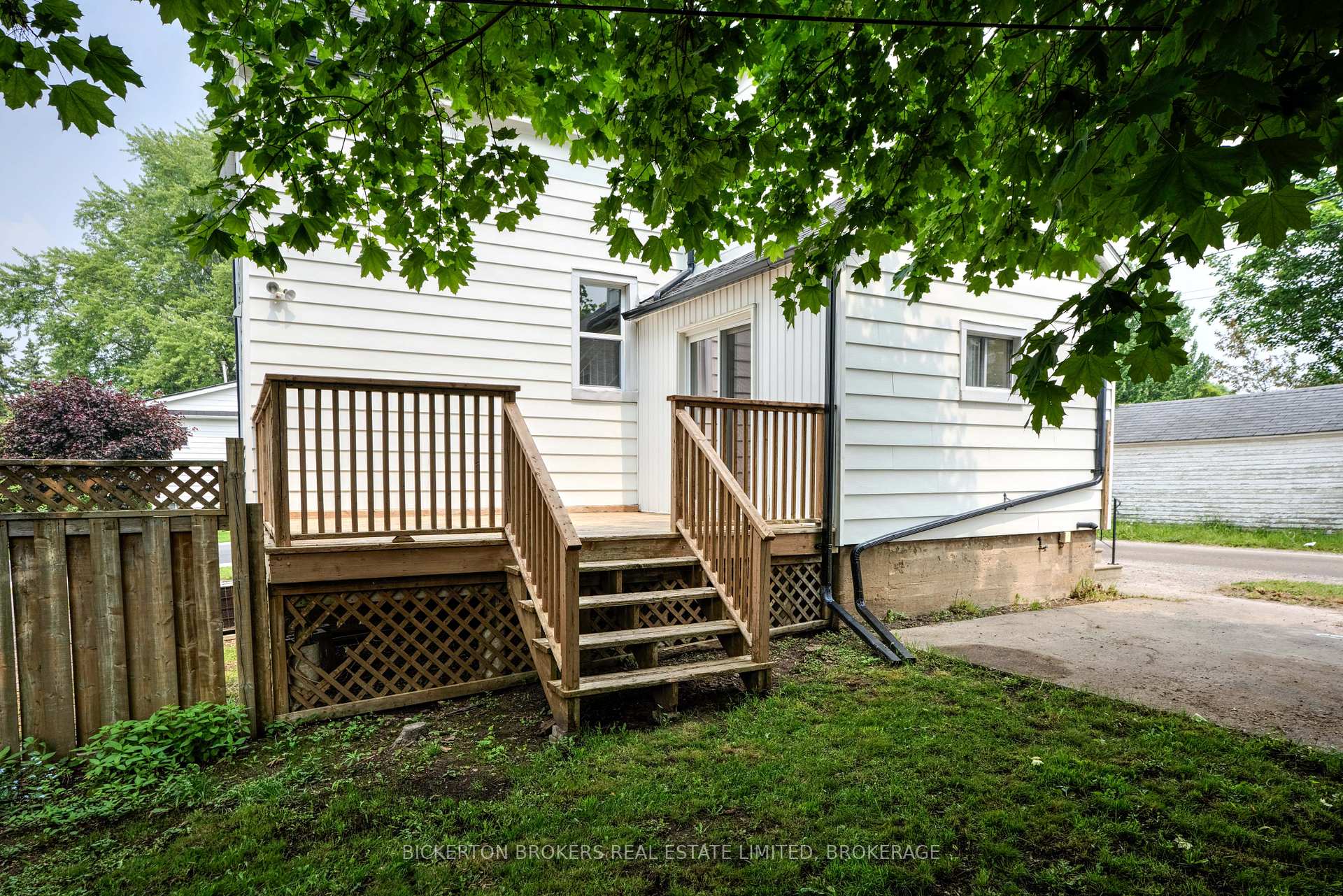 Photo 8 of 250 William Street N, Gananoque — HOMEH
