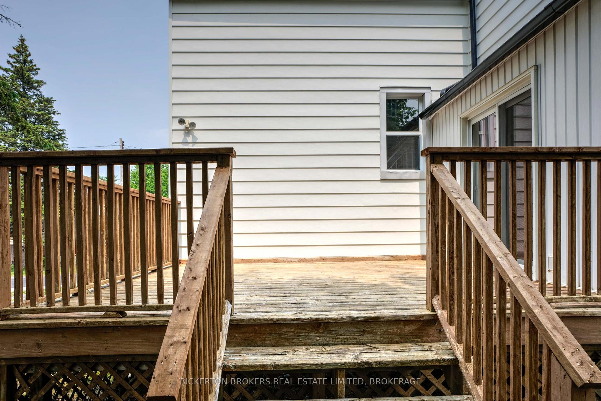 Photo 9 of 250 William Street N, Gananoque — HOMEH