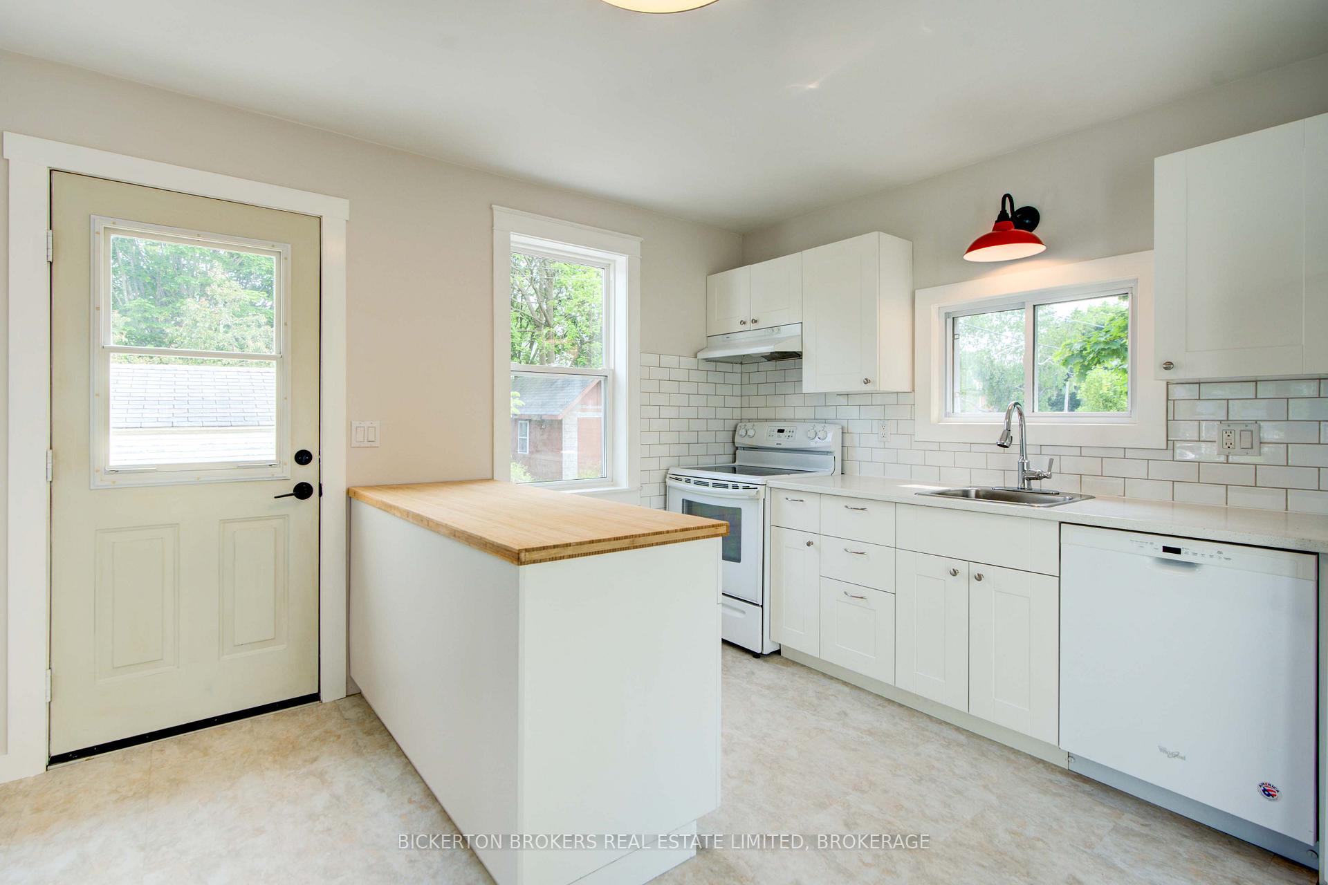 Photo 18 of 250 William Street N, Gananoque — HOMEH