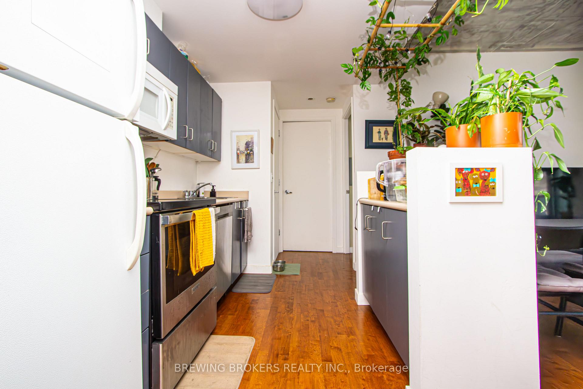 Photo 8 of Unit 1008, 281 Mutual Street, Toronto, Church-Yonge Corridor — HOMEH