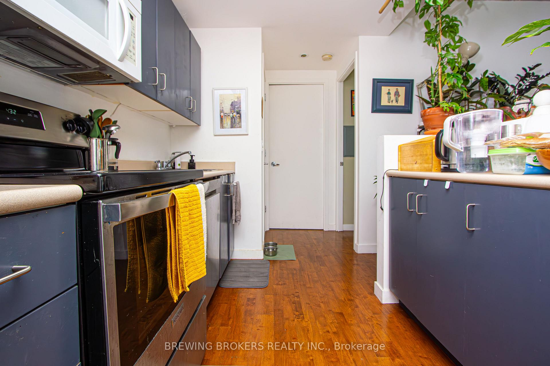 Photo 9 of Unit 1008, 281 Mutual Street, Toronto, Church-Yonge Corridor — HOMEH