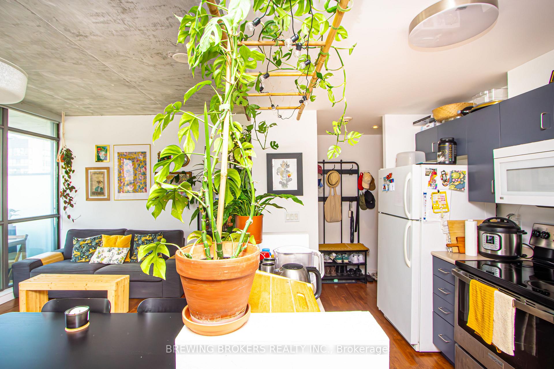 Photo 13 of Unit 1008, 281 Mutual Street, Toronto, Church-Yonge Corridor — HOMEH