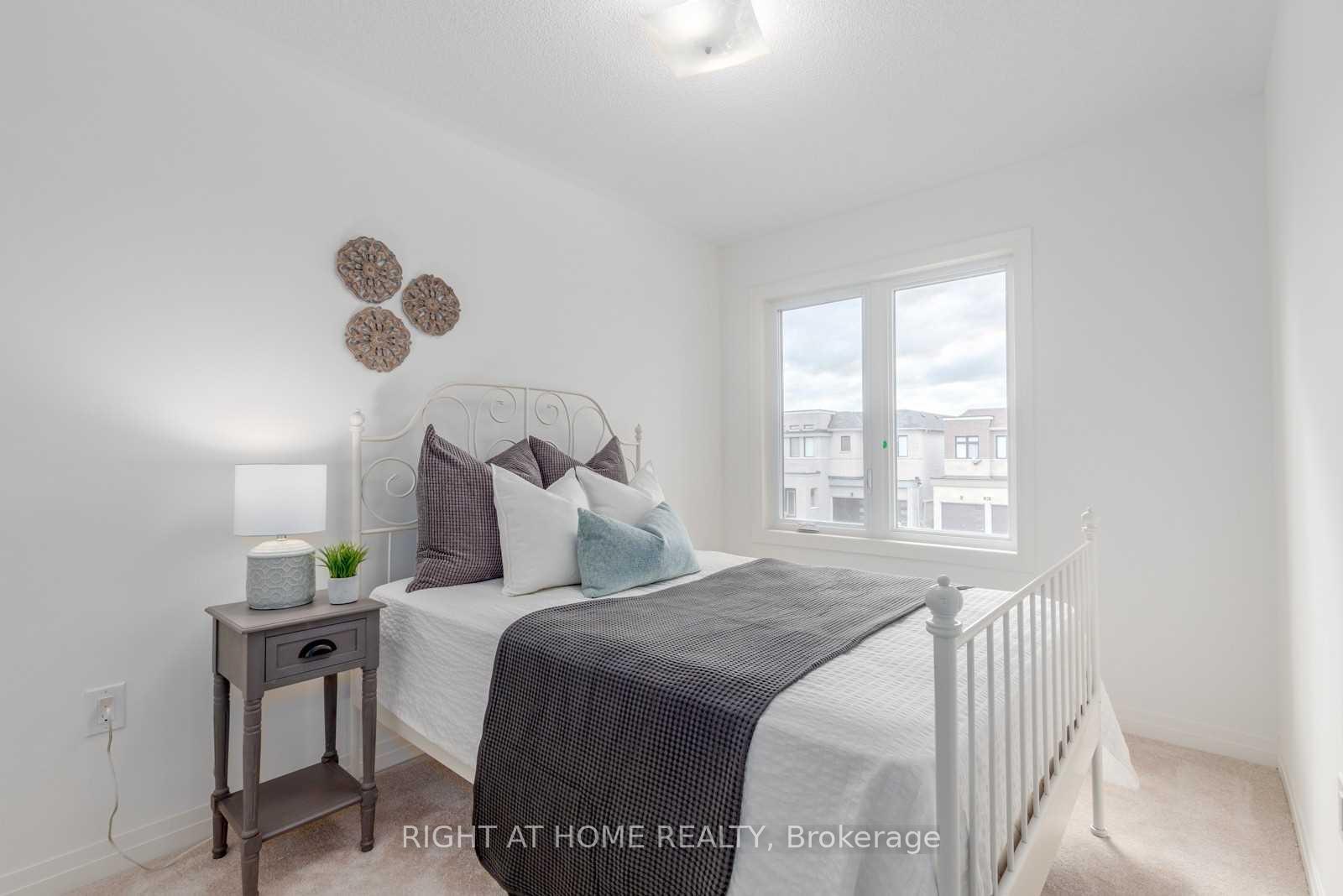 Photo 8 of 59 Crows Nest Lane, Clarington, Bowmanville — HOMEH