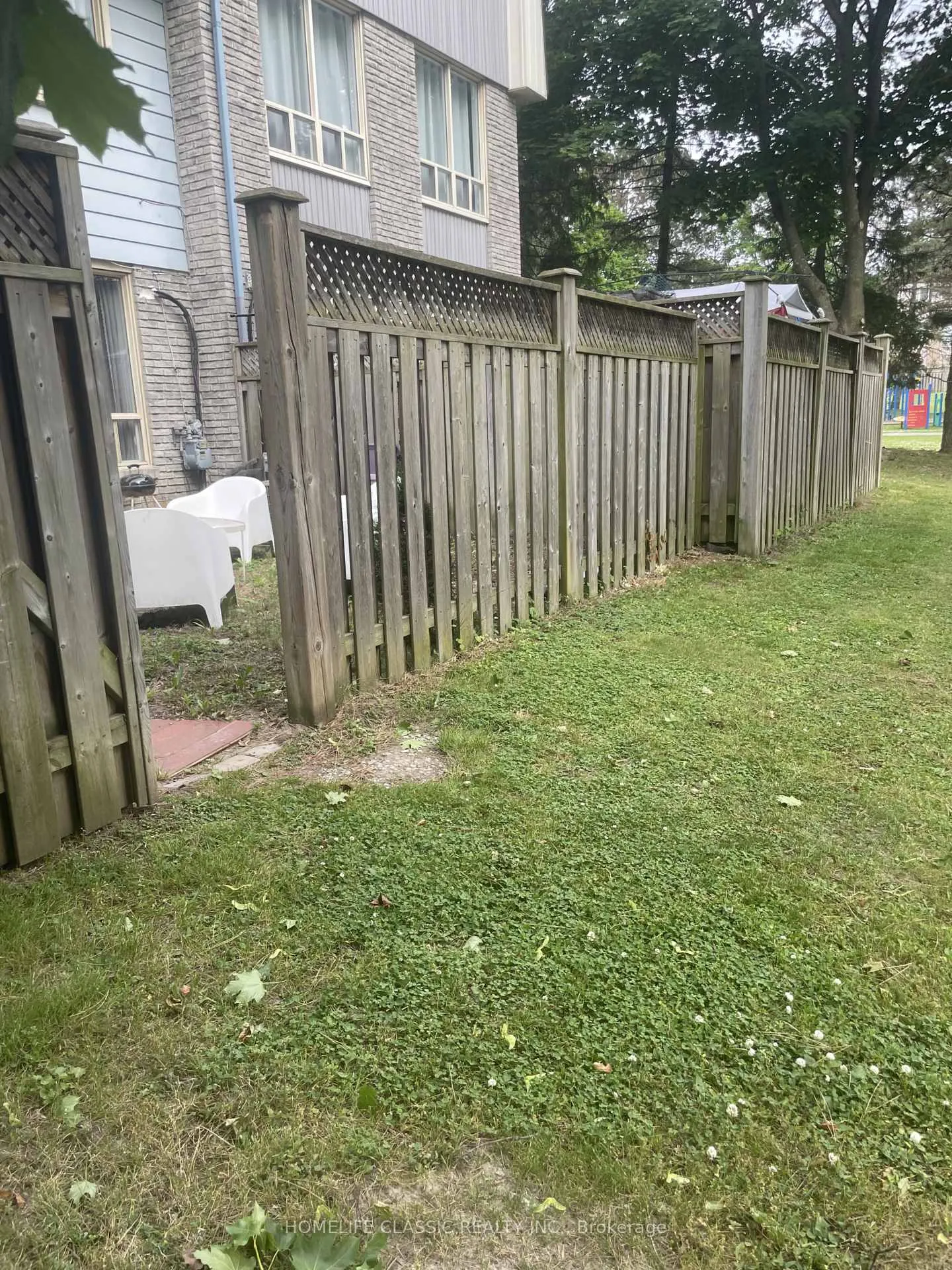 Photo 13 of Unit 82, 82 Henderson Drive, Aurora, Aurora Highlands — HOMEH