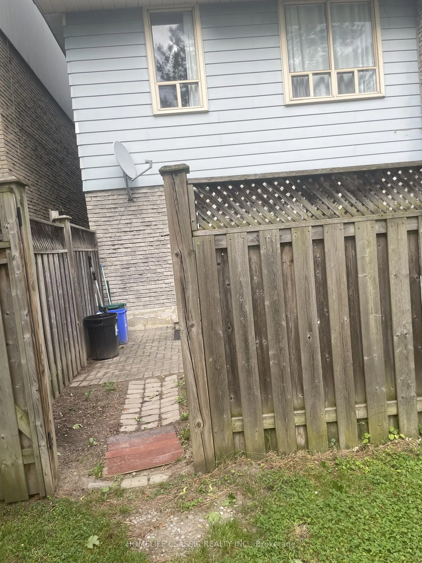 Photo 14 of Unit 82, 82 Henderson Drive, Aurora, Aurora Highlands — HOMEH