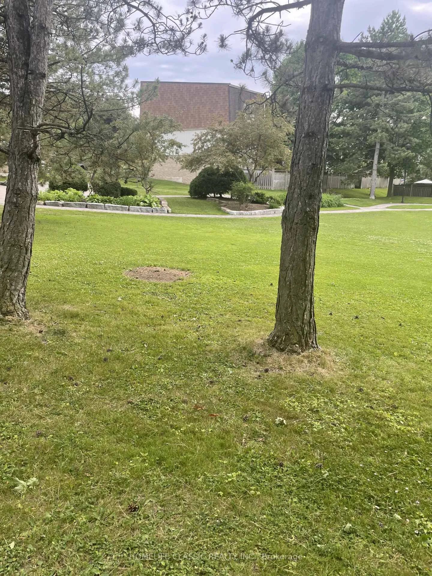 Photo 15 of Unit 82, 82 Henderson Drive, Aurora, Aurora Highlands — HOMEH