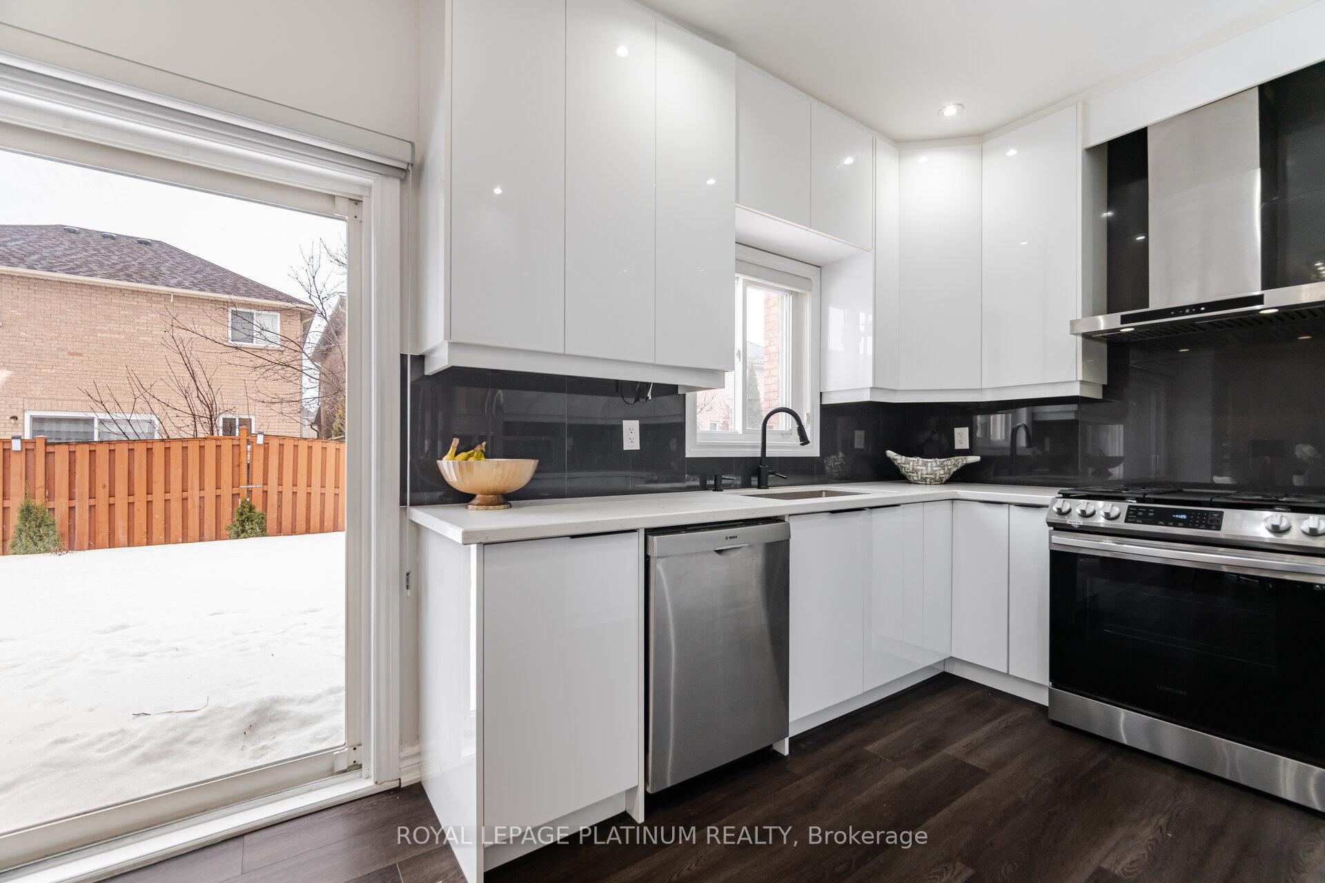 Photo 16 of 19 Dolly Varden Drive, Brampton, Sandringham-Wellington — HOMEH