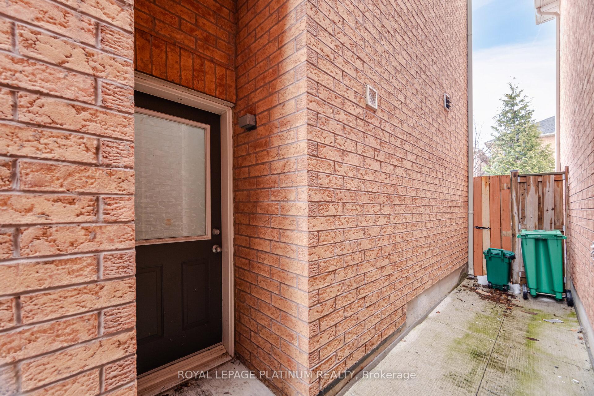 Photo 38 of 19 Dolly Varden Drive, Brampton, Sandringham-Wellington — HOMEH
