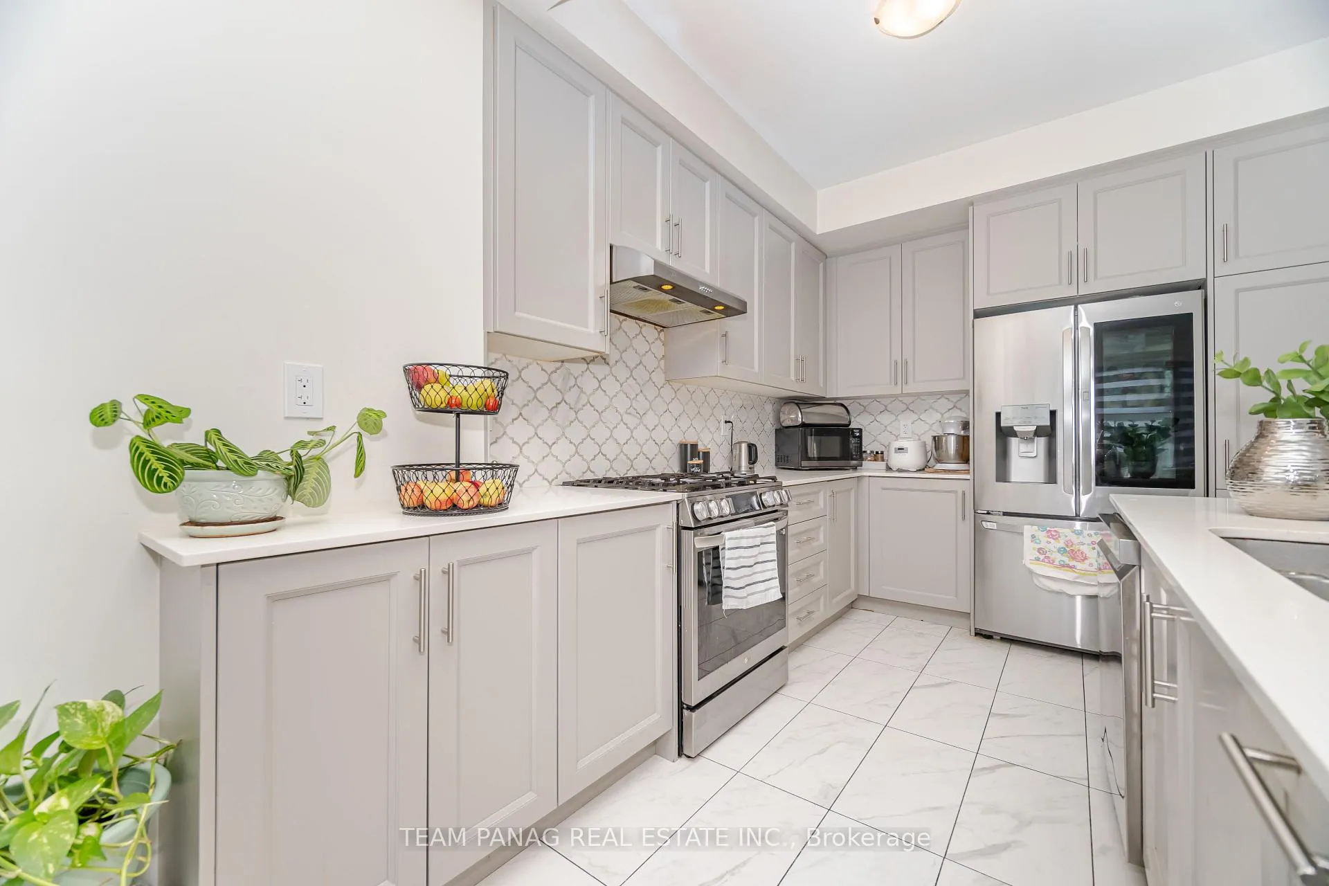 Photo 8 of 2 Merrimac Drive, Brampton, Bram West — HOMEH