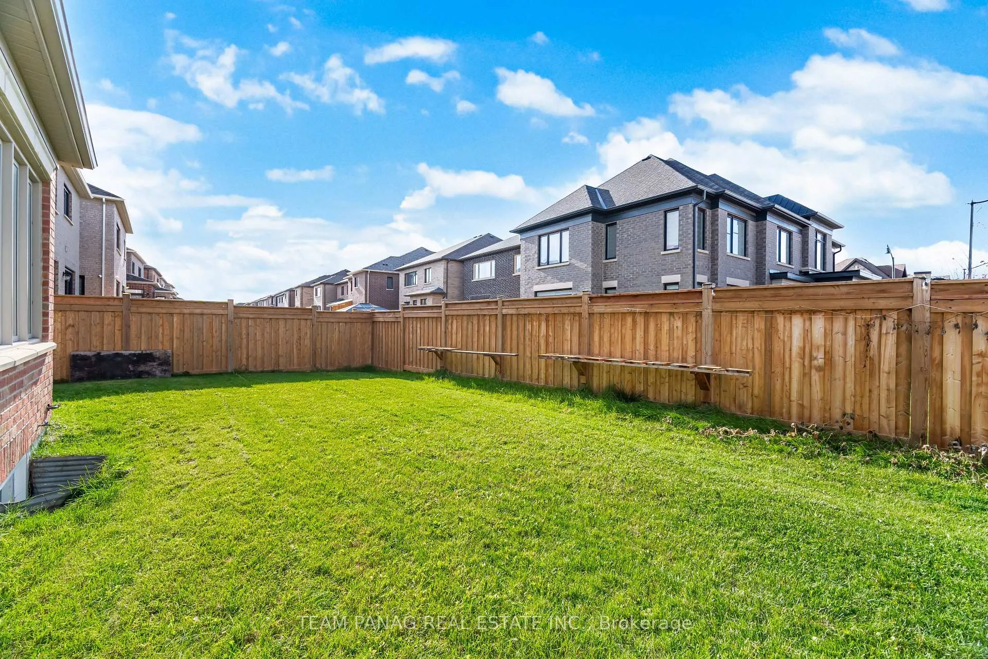 Photo 37 of 2 Merrimac Drive, Brampton, Bram West — HOMEH
