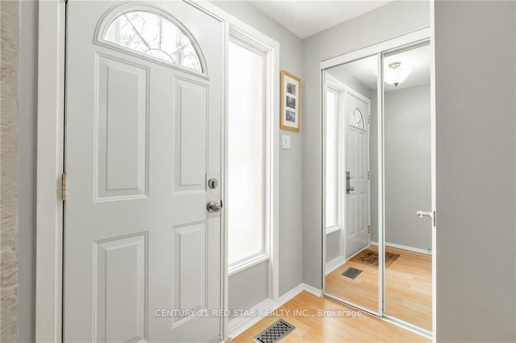 Photo 2 of Unit 3, 151 Gateshead Crescent, Hamilton, Stoney Creek — HOMEH