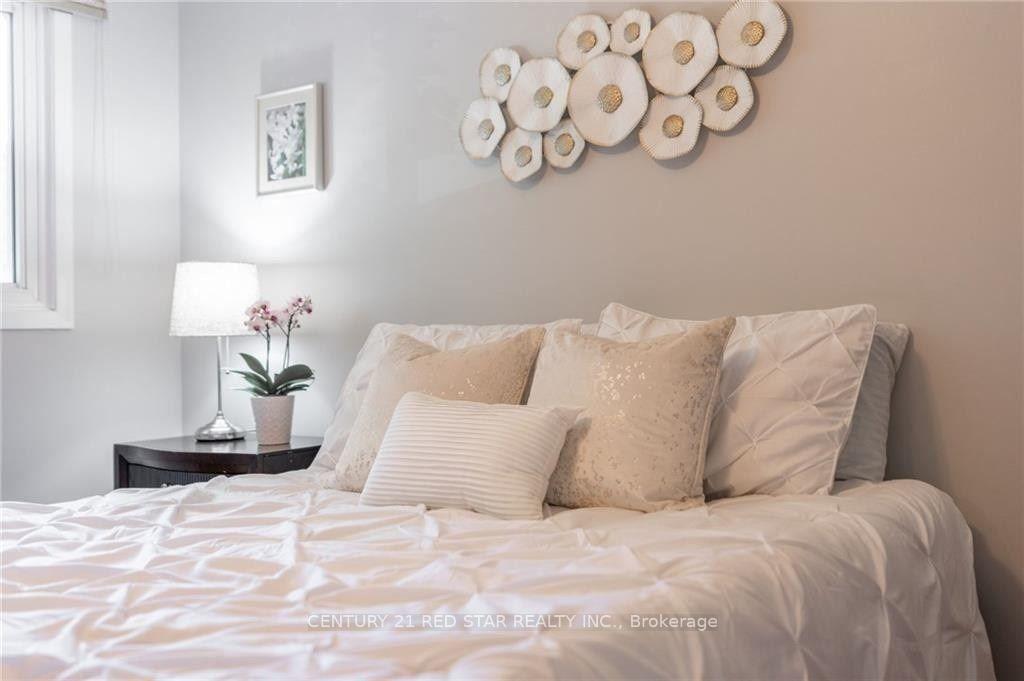 Photo 11 of Unit 3, 151 Gateshead Crescent, Hamilton, Stoney Creek — HOMEH