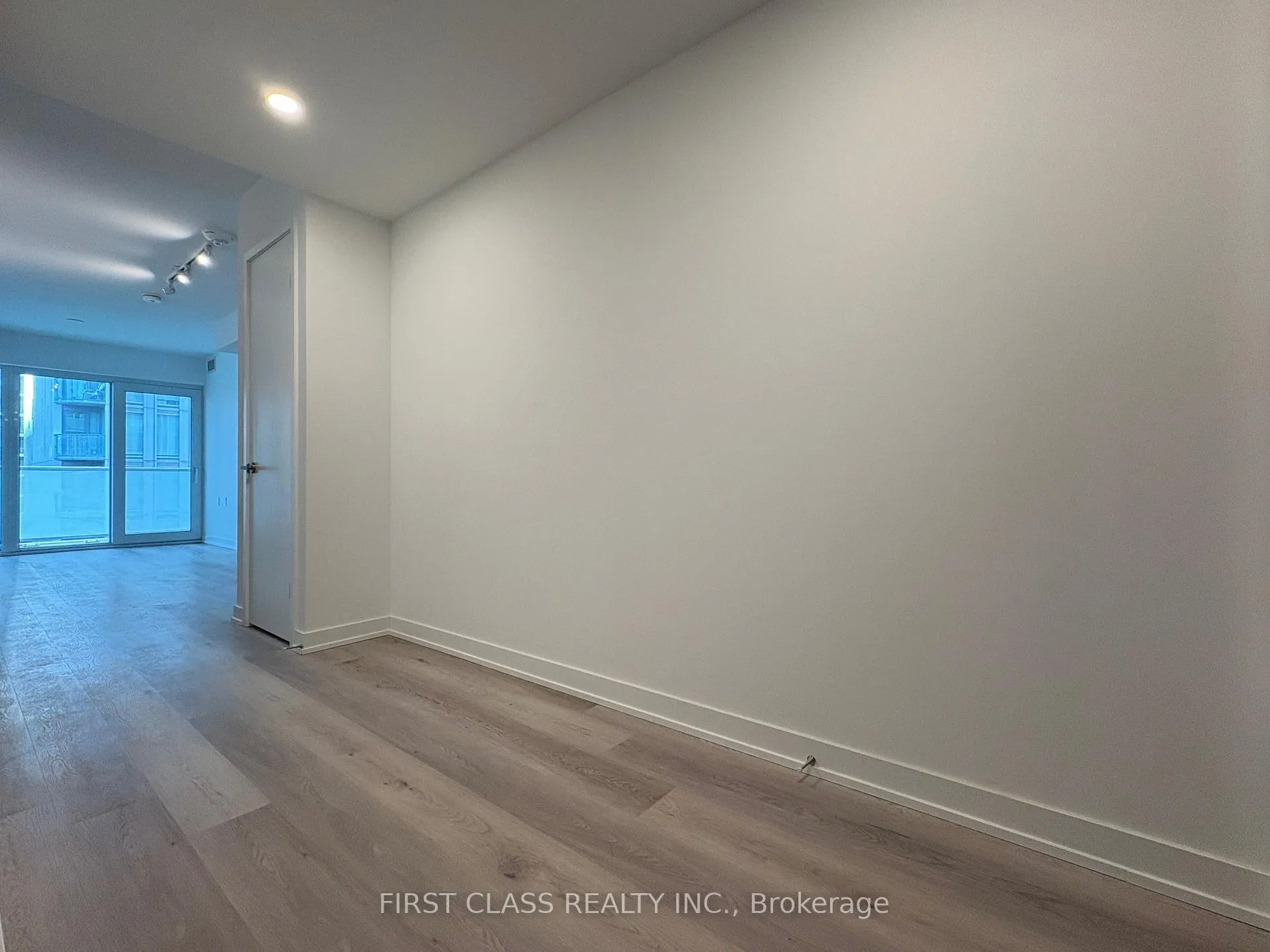 Photo 6 of Unit 816, 88 Queen Street E, Toronto, Church-Yonge Corridor — HOMEH