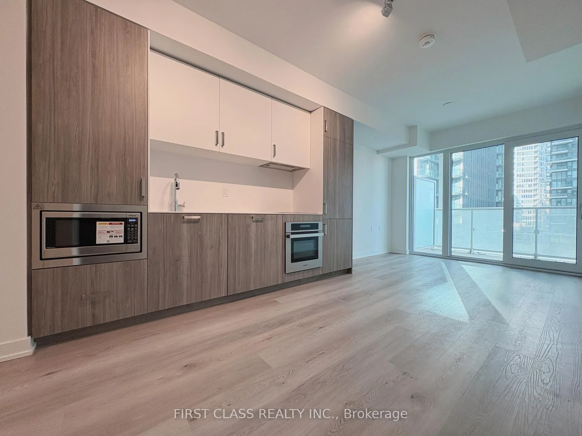 Photo 8 of Unit 816, 88 Queen Street E, Toronto, Church-Yonge Corridor — HOMEH