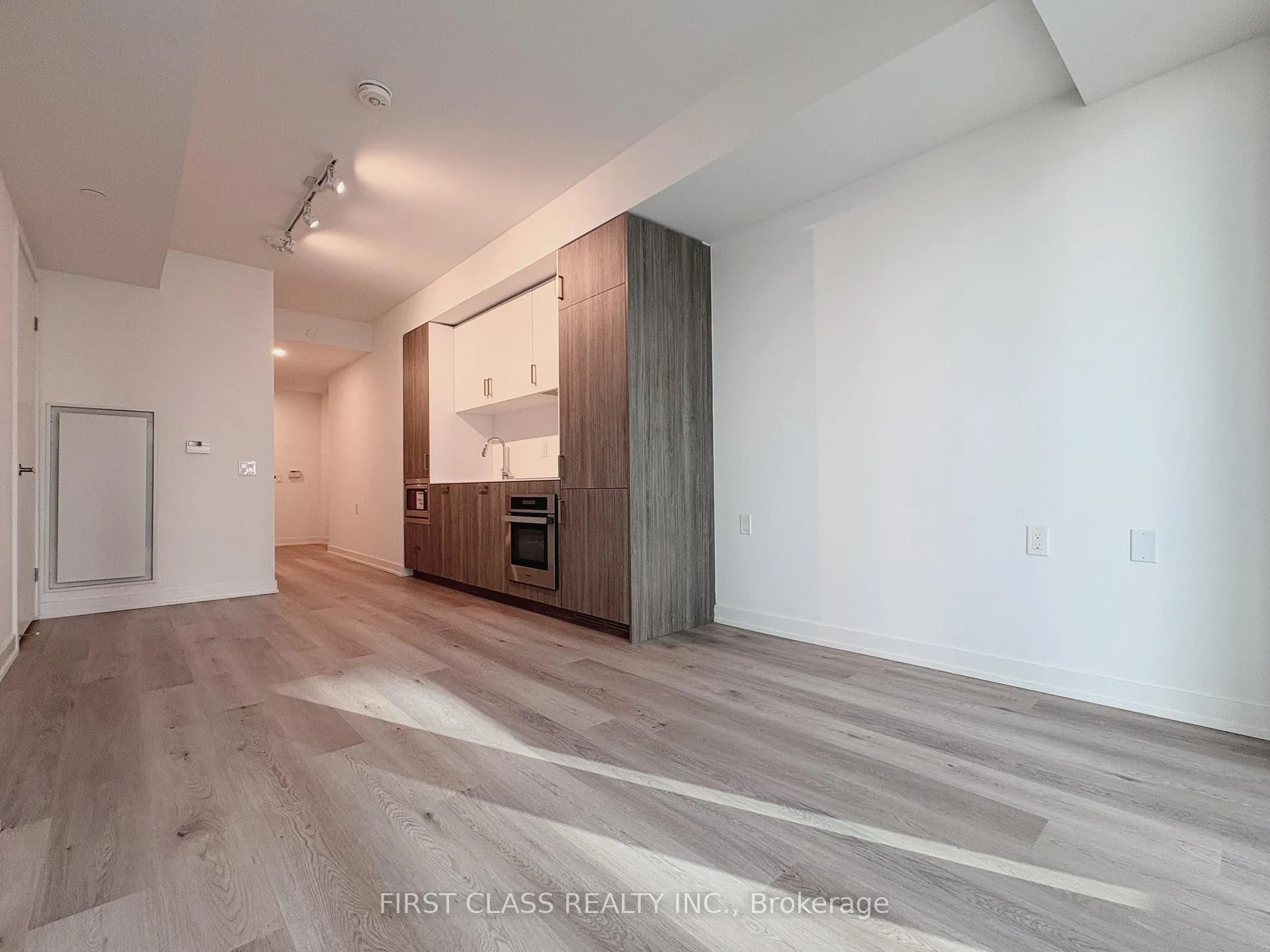 Photo 9 of Unit 816, 88 Queen Street E, Toronto, Church-Yonge Corridor — HOMEH