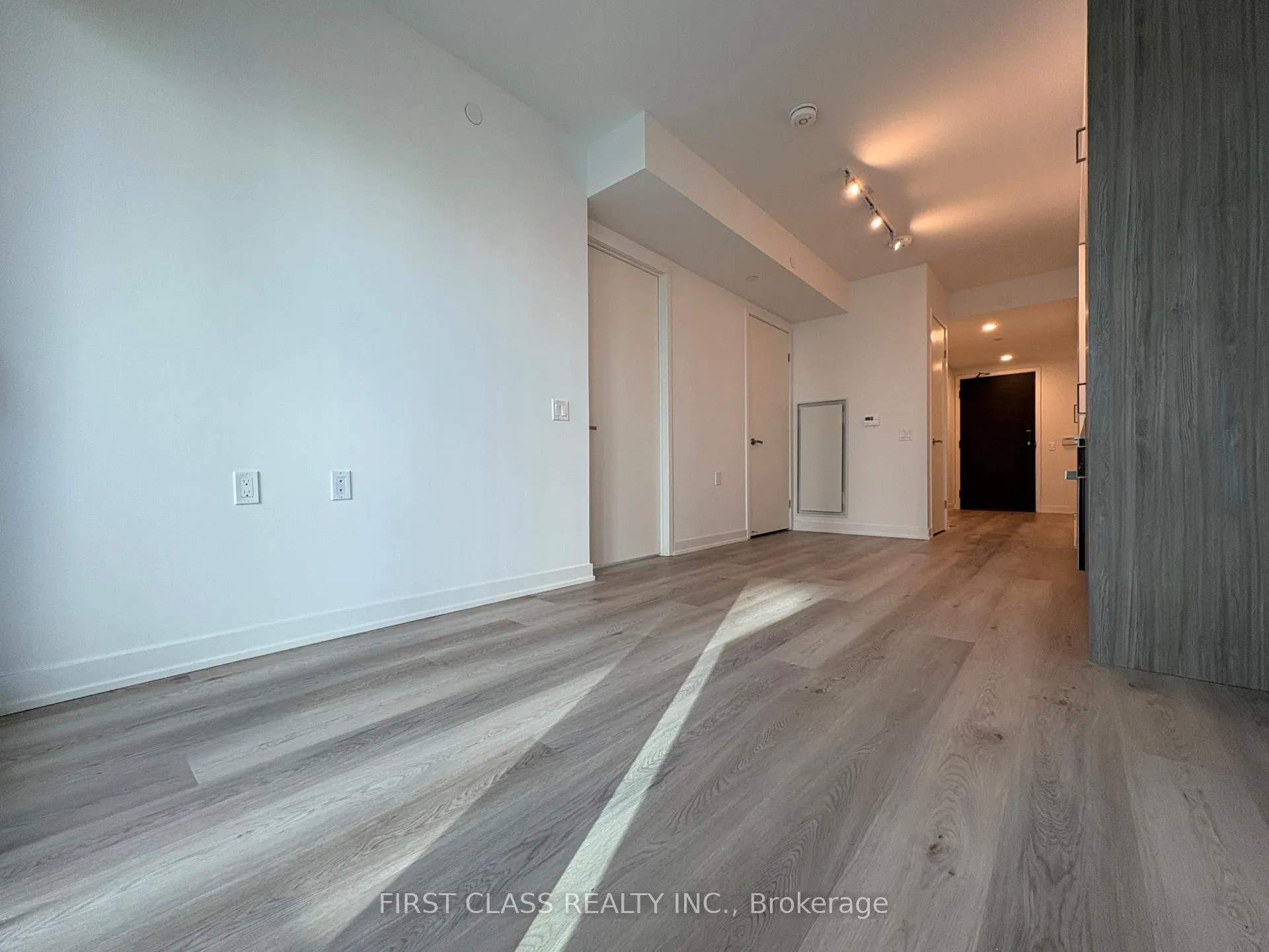 Photo 10 of Unit 816, 88 Queen Street E, Toronto, Church-Yonge Corridor — HOMEH