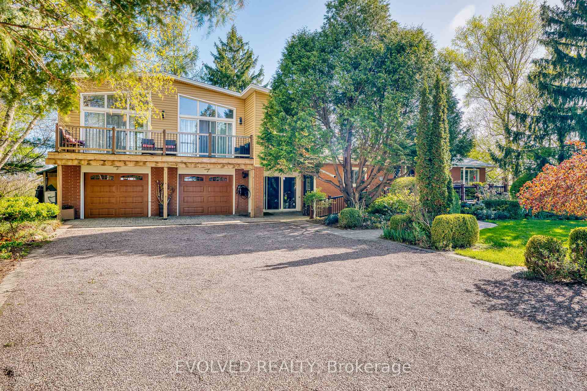 Front of 1336 Safari Road