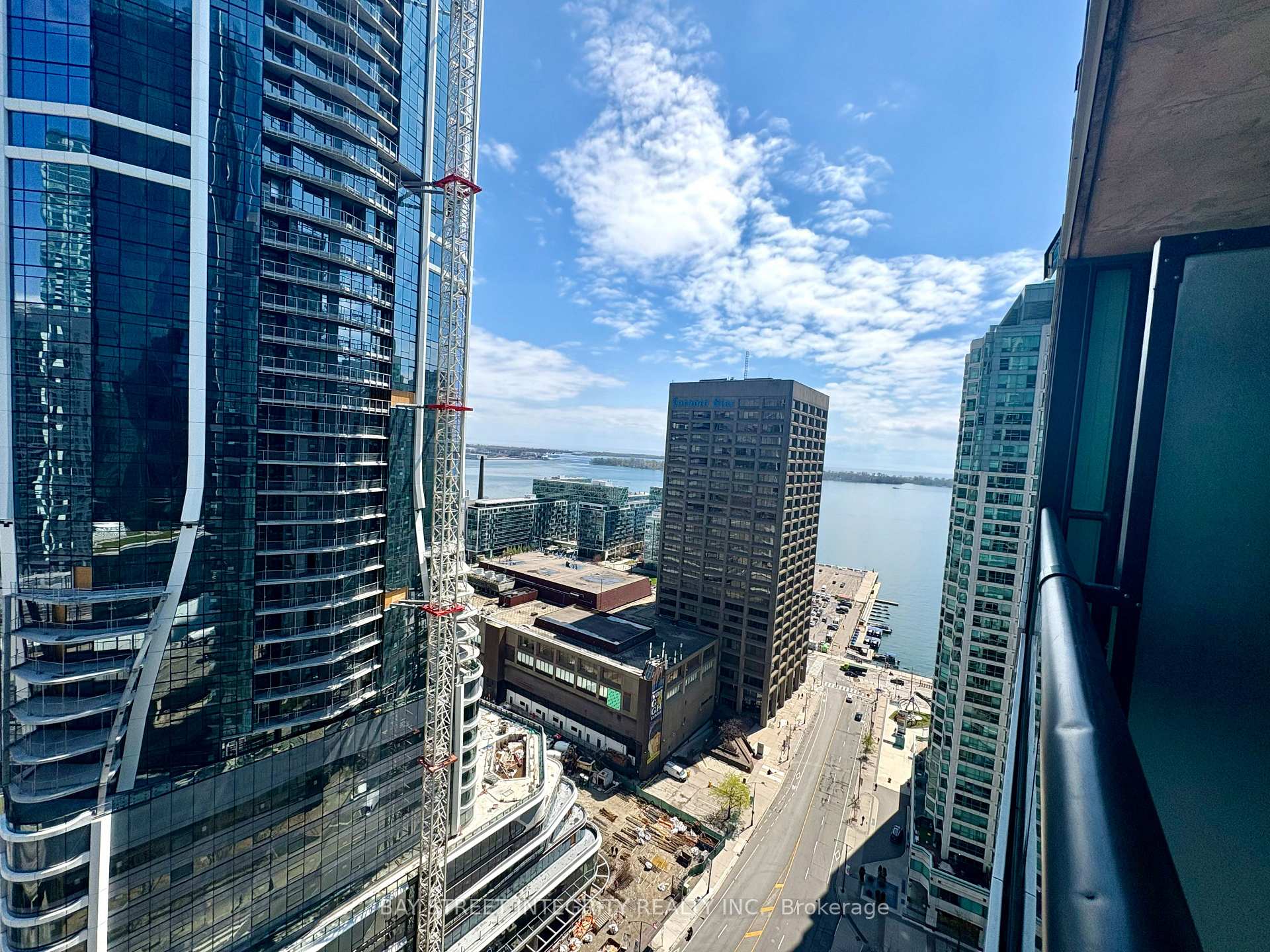 Photo 13 of Unit 2807, 16 Yonge Street, Toronto, Waterfront Communities — HOMEH