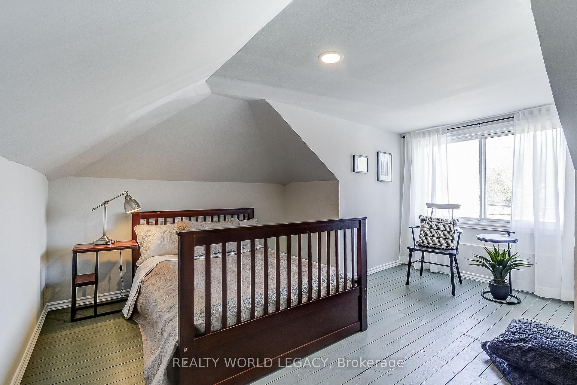 Photo 32 of 62 Baldwin Street, Hamilton, Dundas — HOMEH