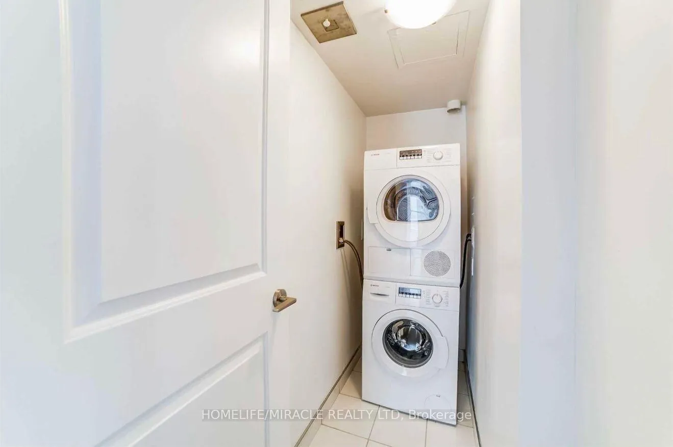 Photo 8 of Unit 1604, 1 The Esplanade, Toronto, Waterfront Communities — HOMEH